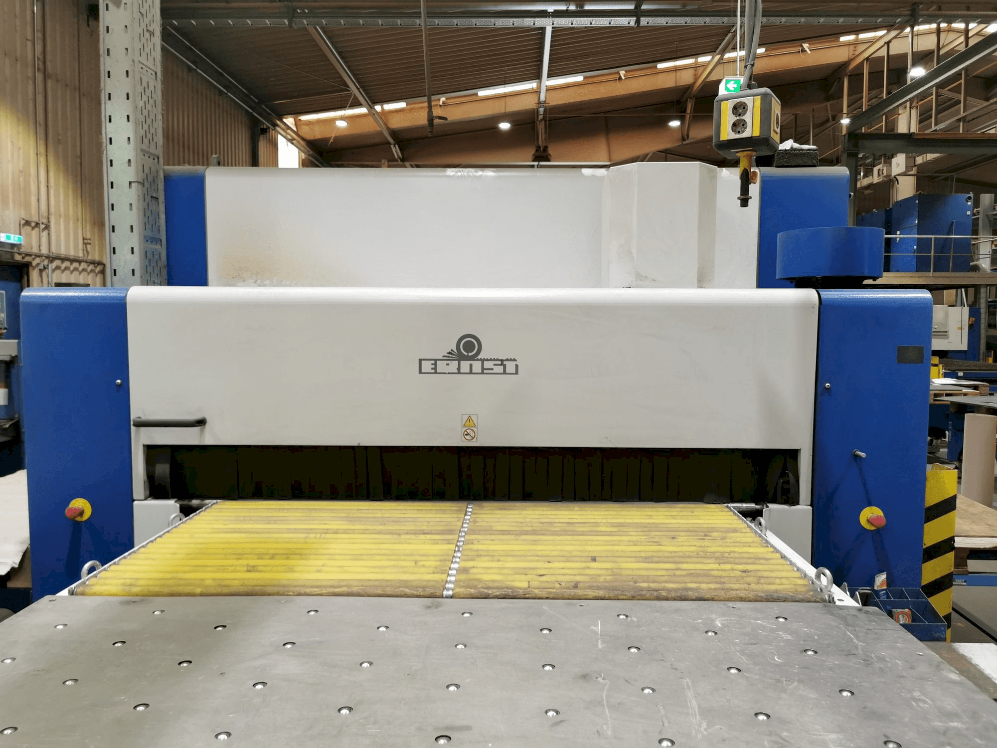 Widok z przodu maszyny ERNST Neptun EBS