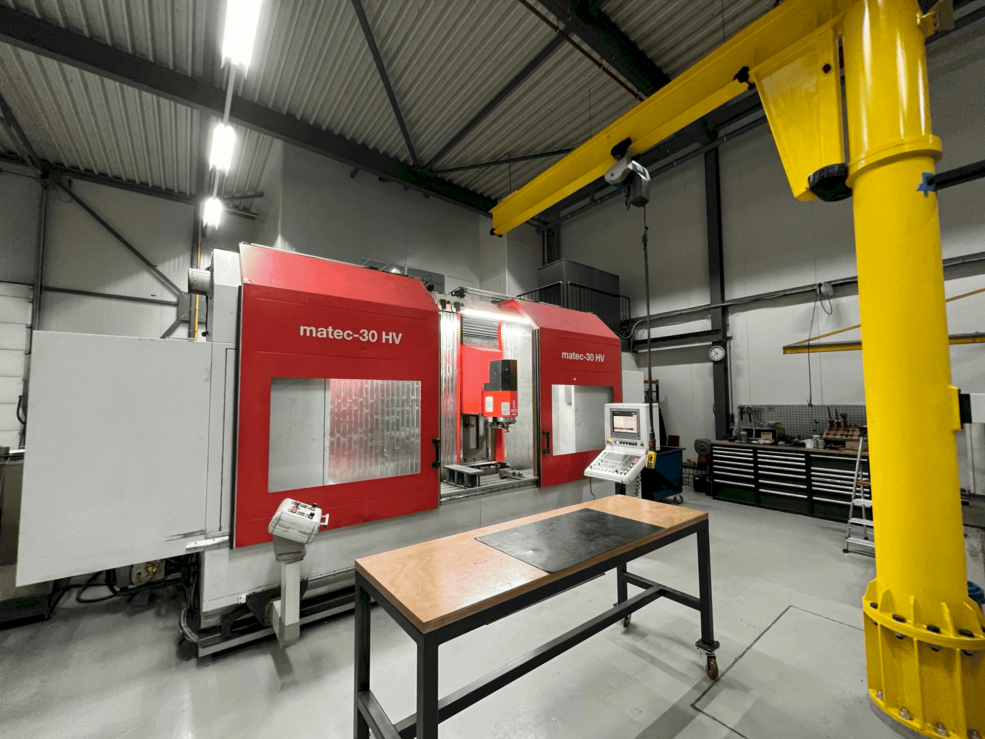 Widok z przodu maszyny Matec 30-HV