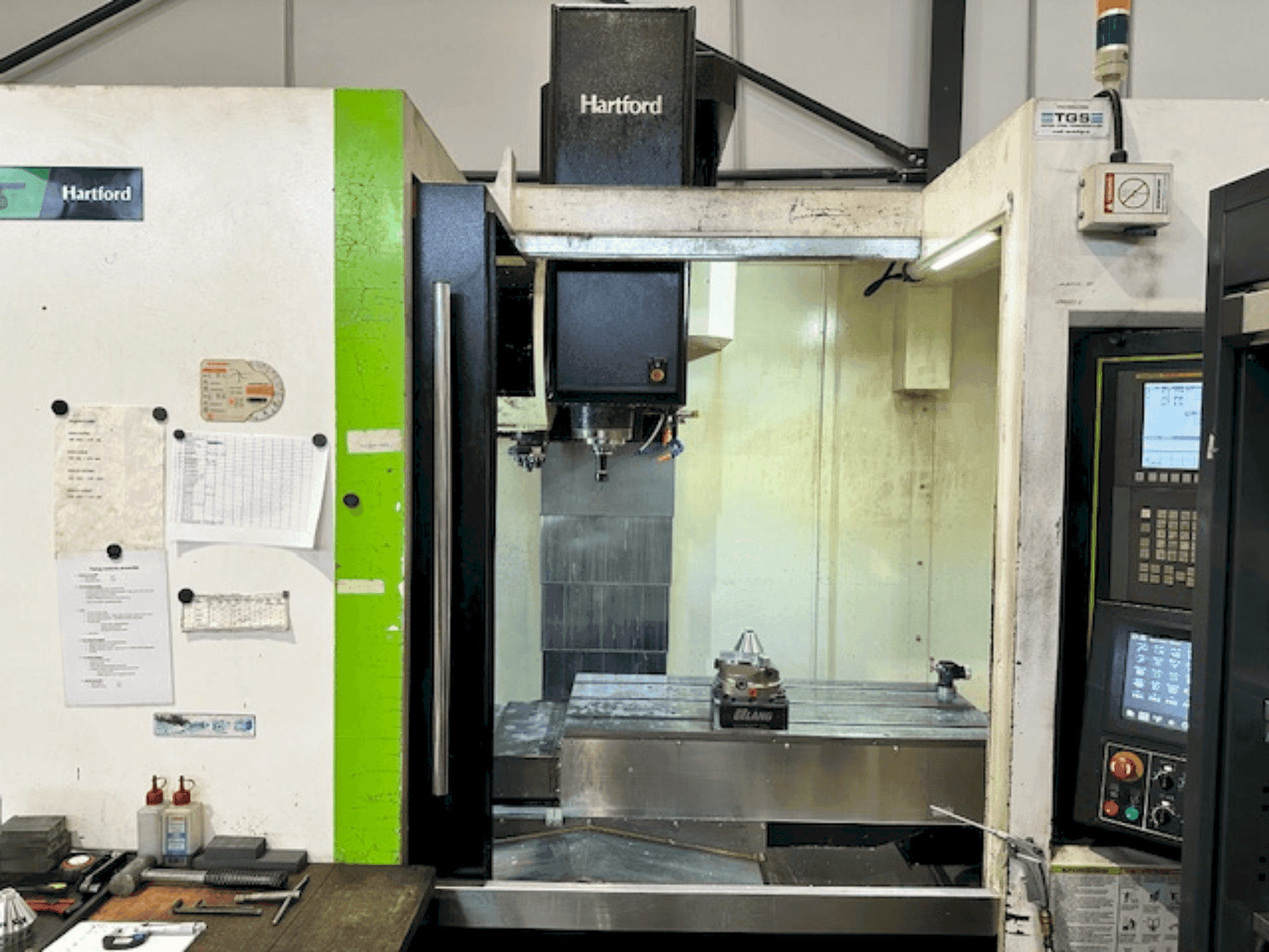 Widok z przodu maszyny HARTFORD LG-1000