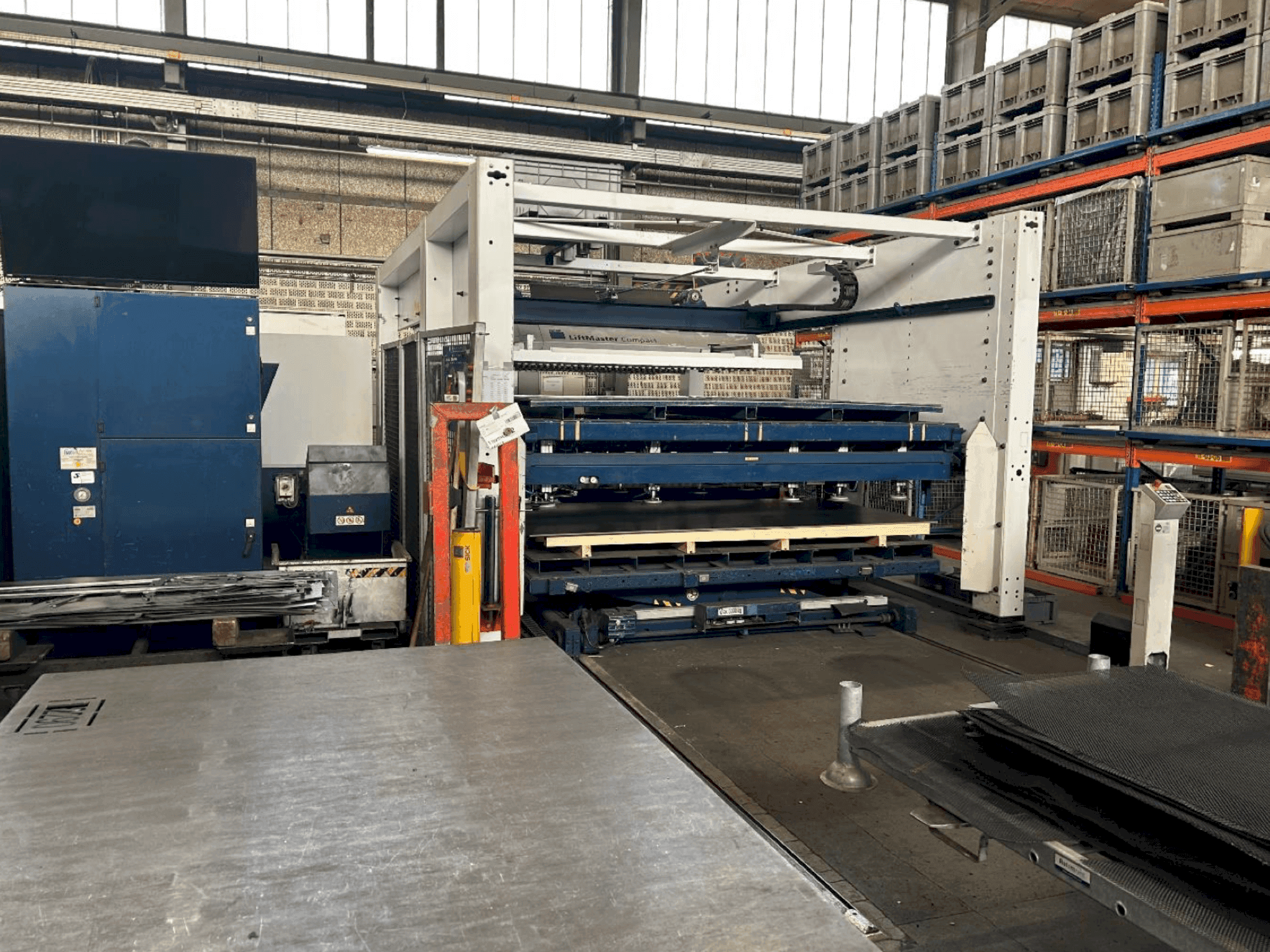 Widok z przodu maszyny TRUMPF TruLaser 3030