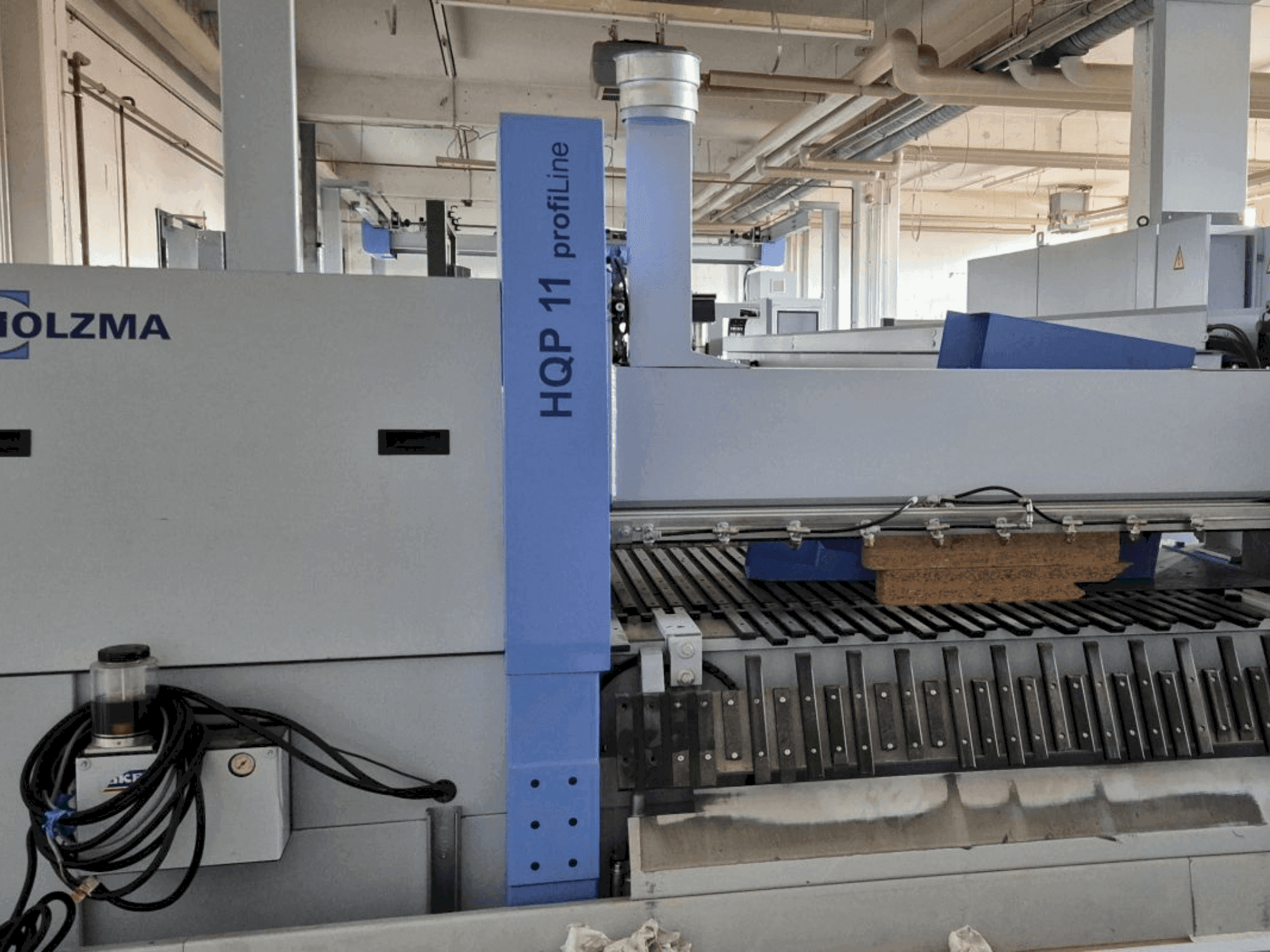 Widok z przodu maszyny HOLZMA PROFI HQP 11/16/56/L/X