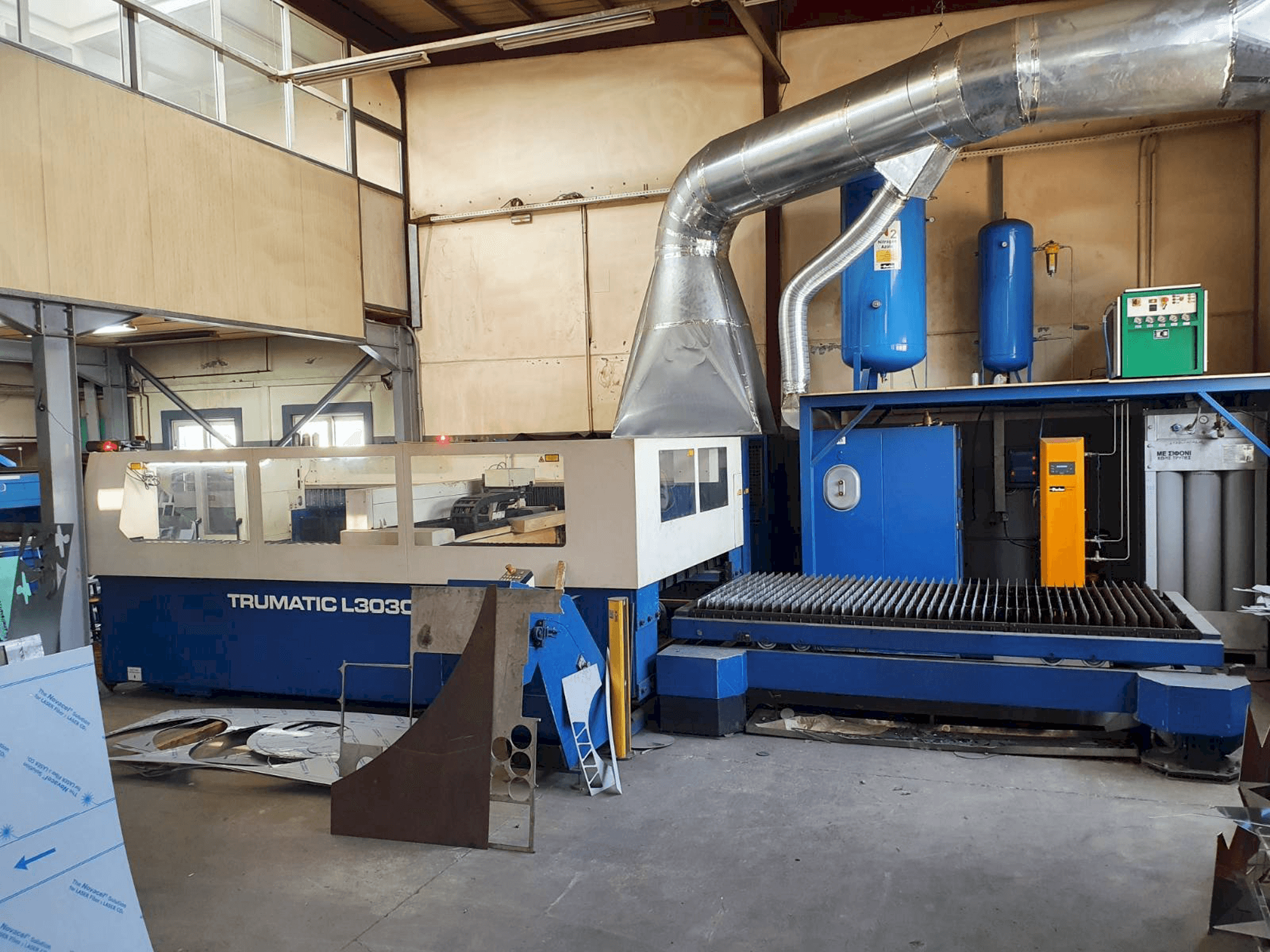 Widok z przodu maszyny Trumpf Trumatic L3030