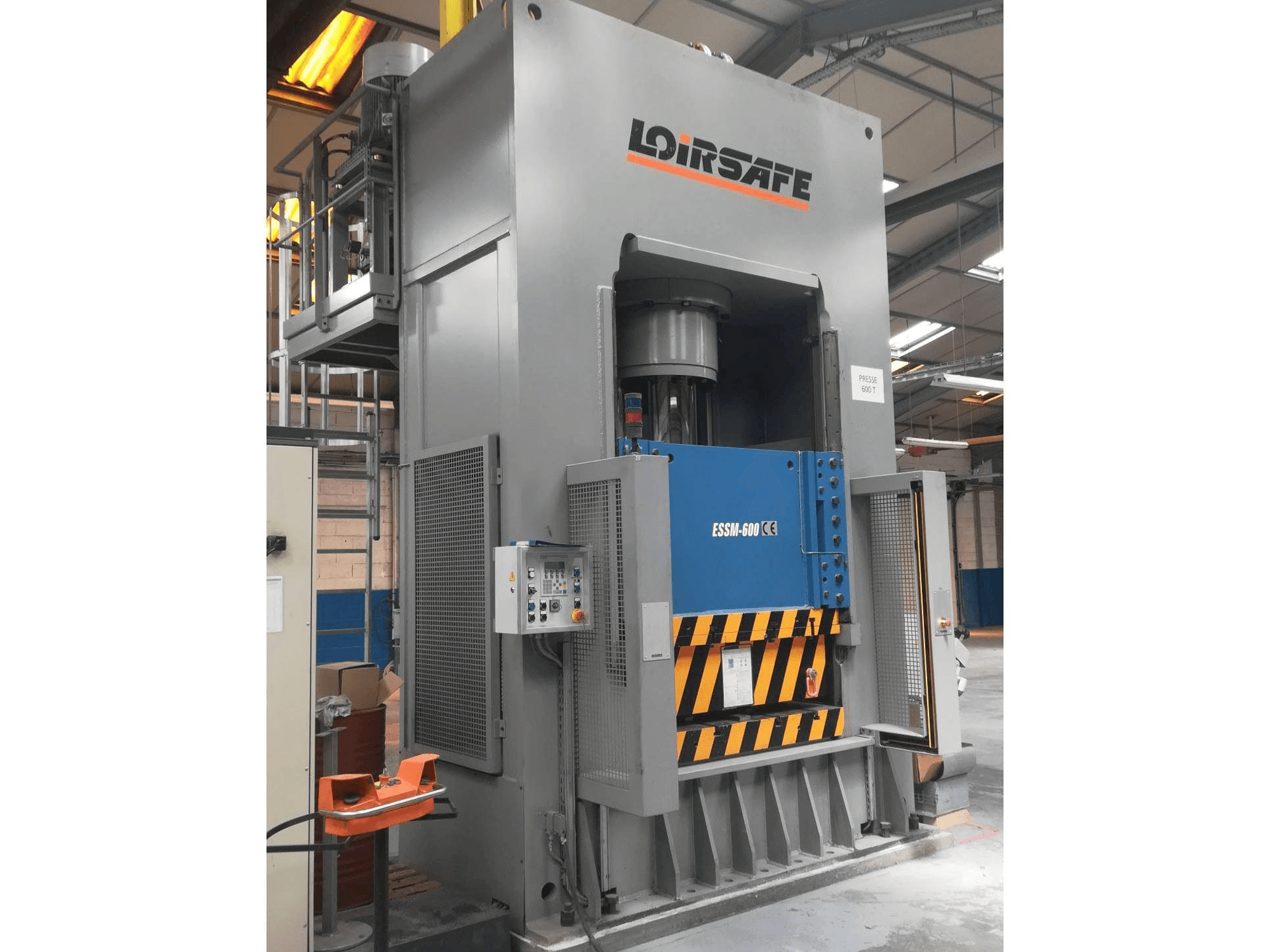 Widok z przodu maszyny LOIRSAFE ESSM -600/15-13,5/12-8