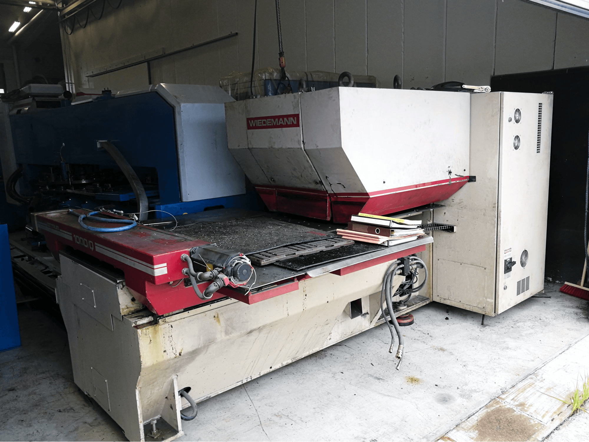 Widok z prawej 1 maszyny Murata Wiedemann C-1000