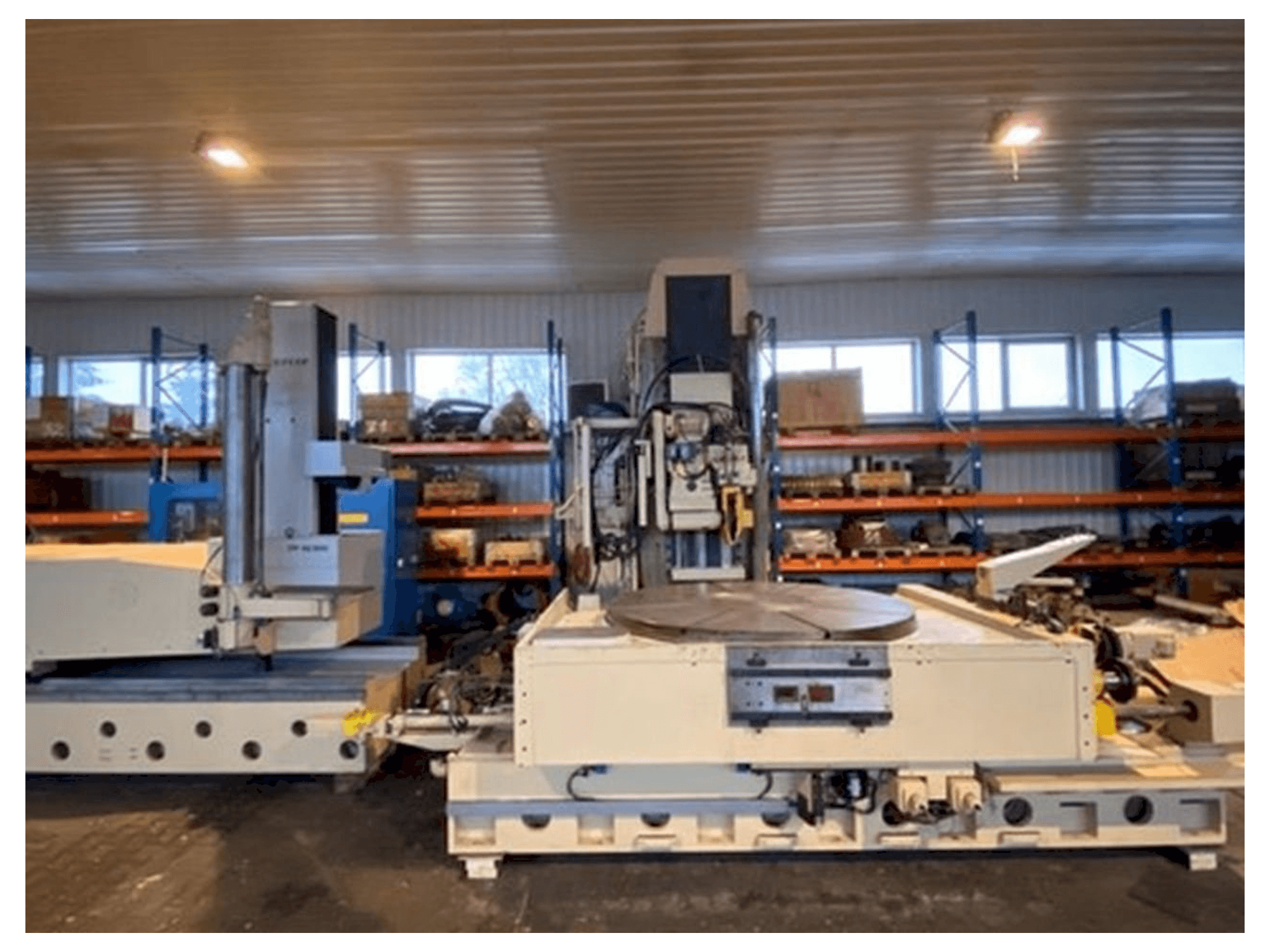 Widok z przodu maszyny NILES ZSTZ 35