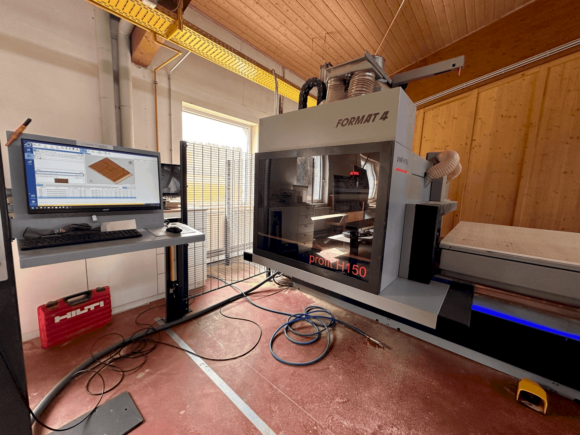 Widok z przodu maszyny FORMAT4 Profit H150 22.32 T