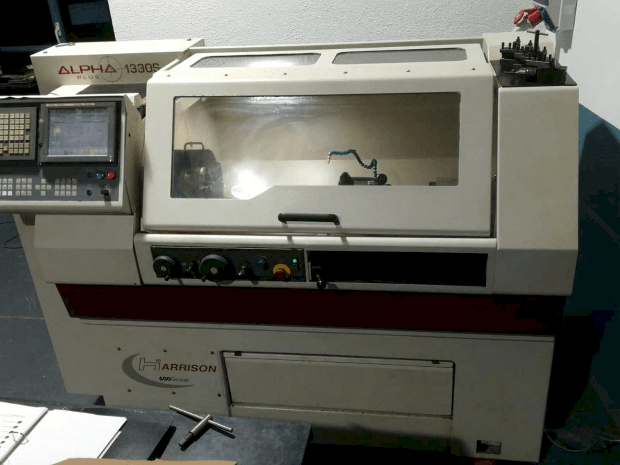 Widok z przodu maszyny Harrison Alpha 1330S Plus