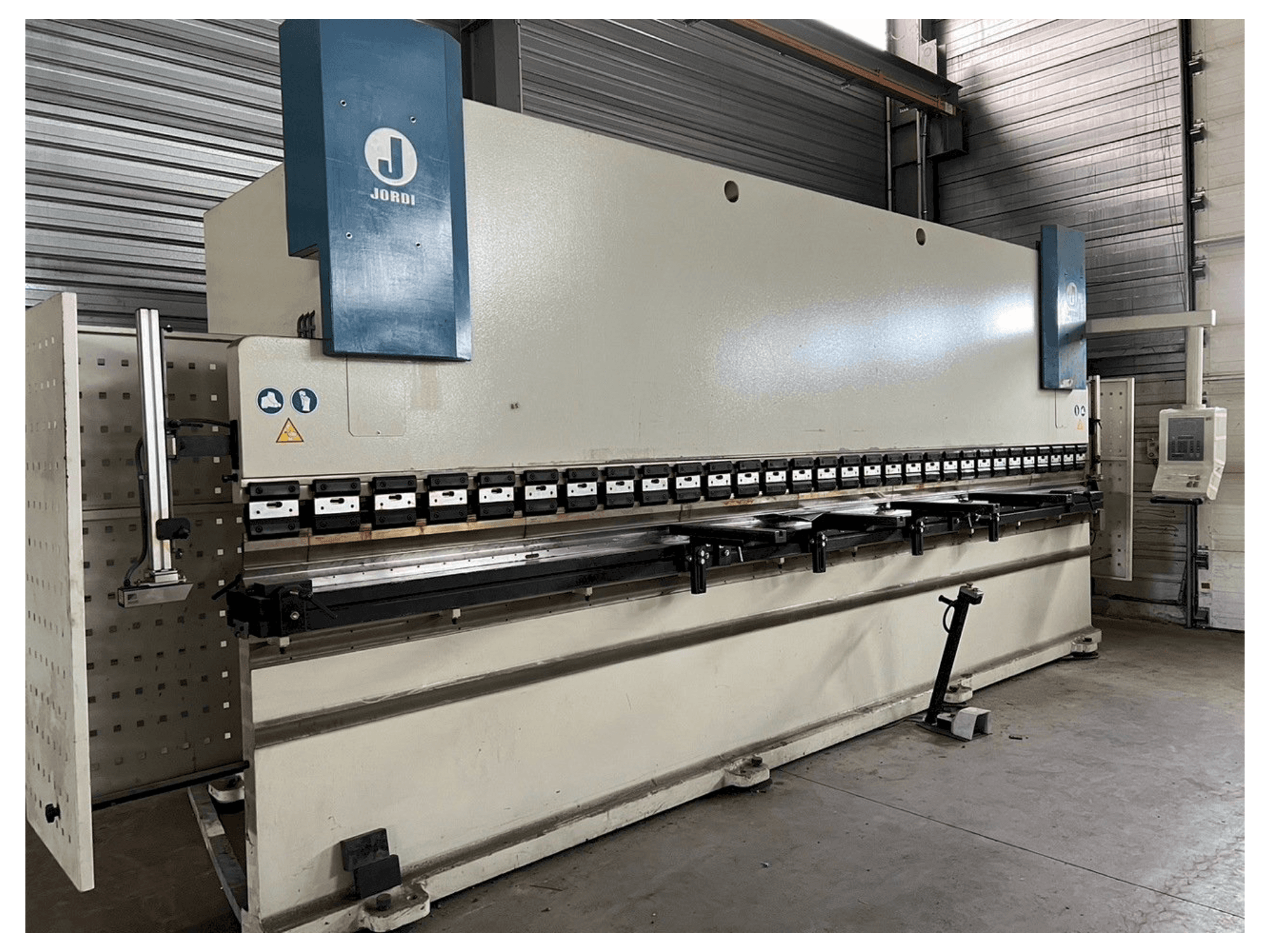 Widok z przodu maszyny JORDI PH 6225