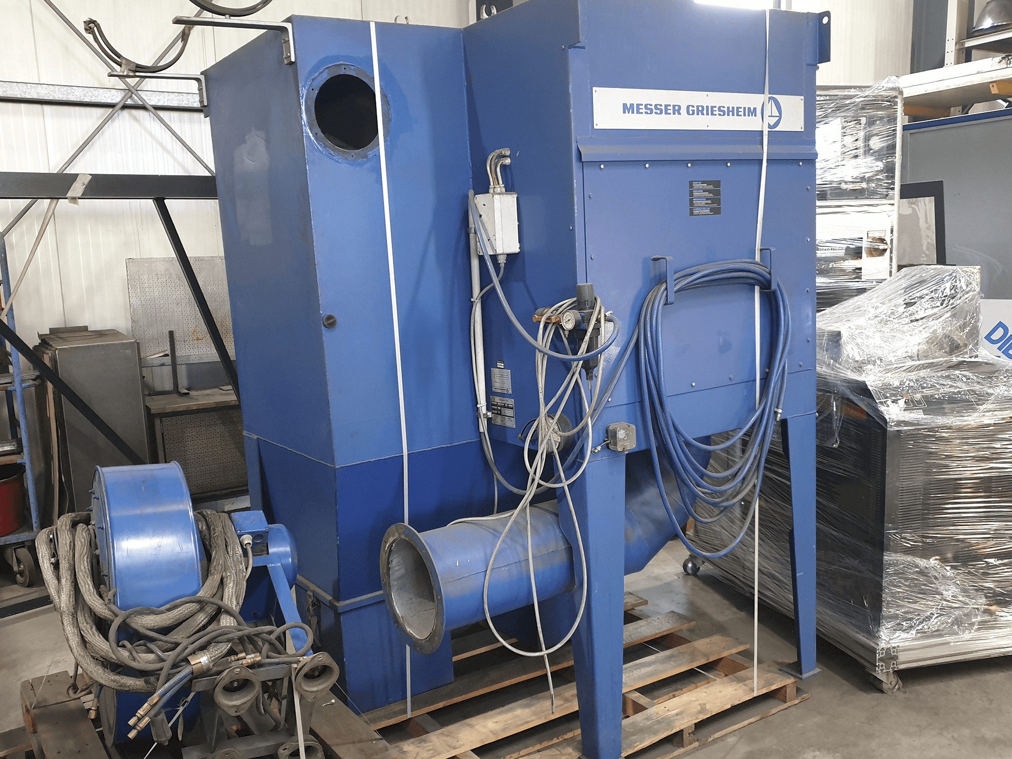 Widok z przodu maszyny Messer Griesheim CORTA PS 3100