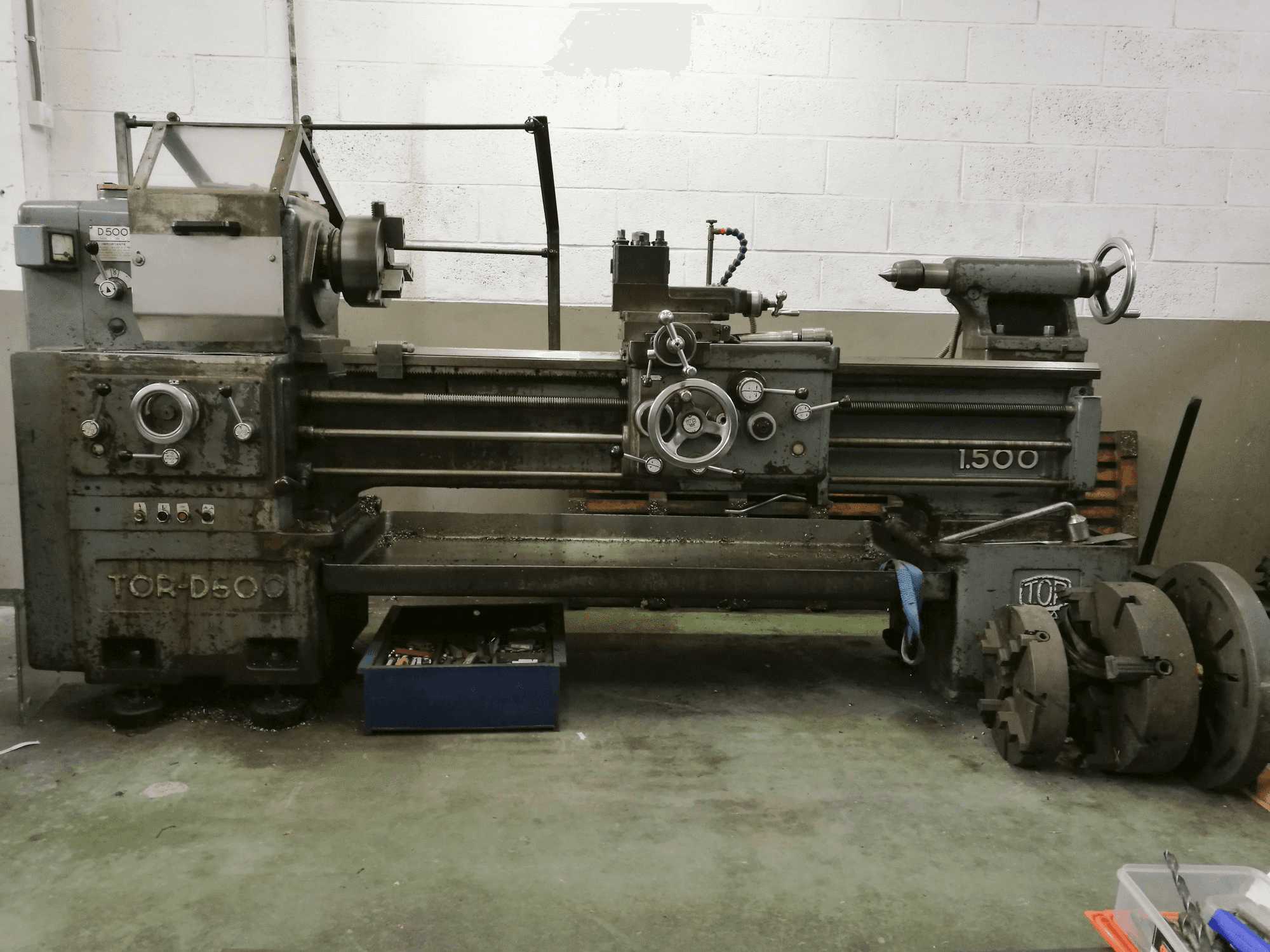 Widok z przodu maszyny TOR D-500