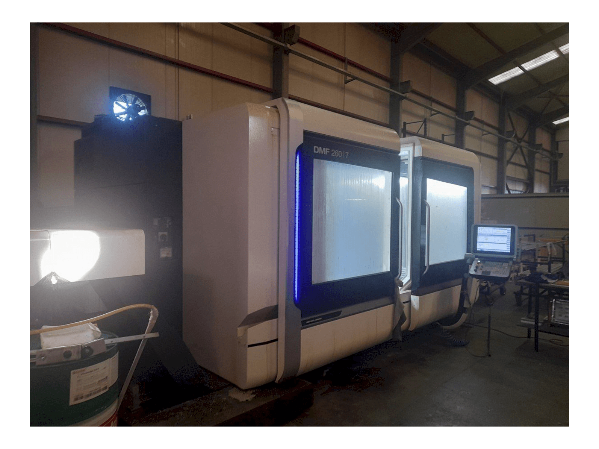 Widok z przodu maszyny DMG MORI DMF 260-7