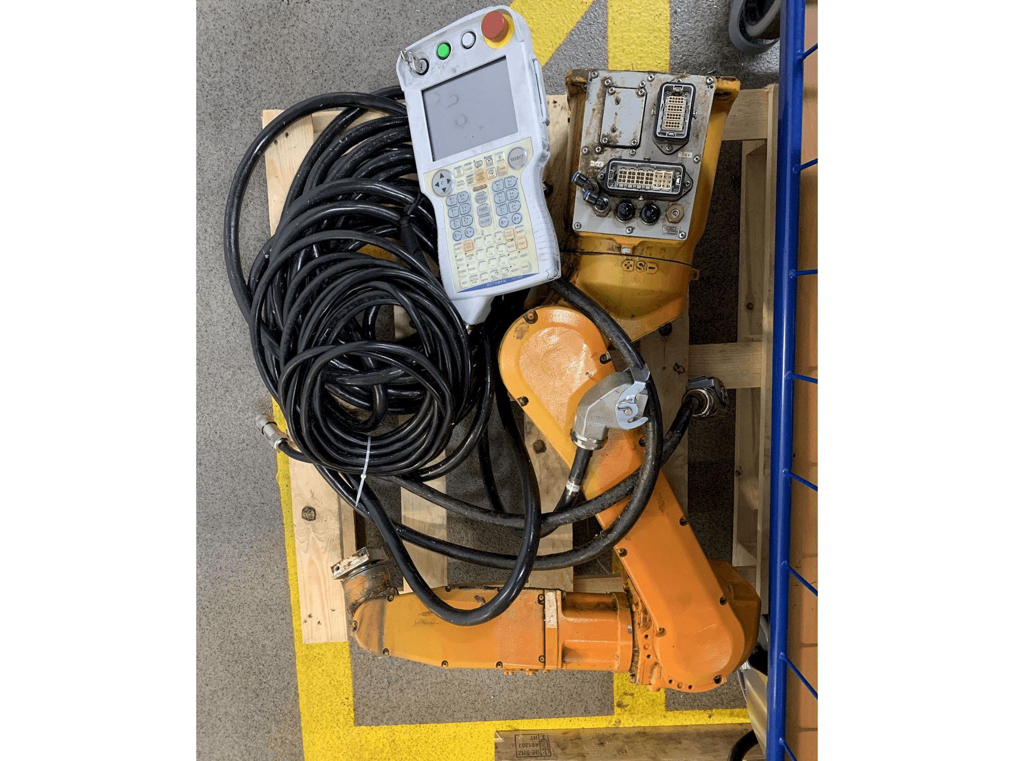 Widok z przodu maszyny Yaskawa Motoman YR-MH005LS-A12