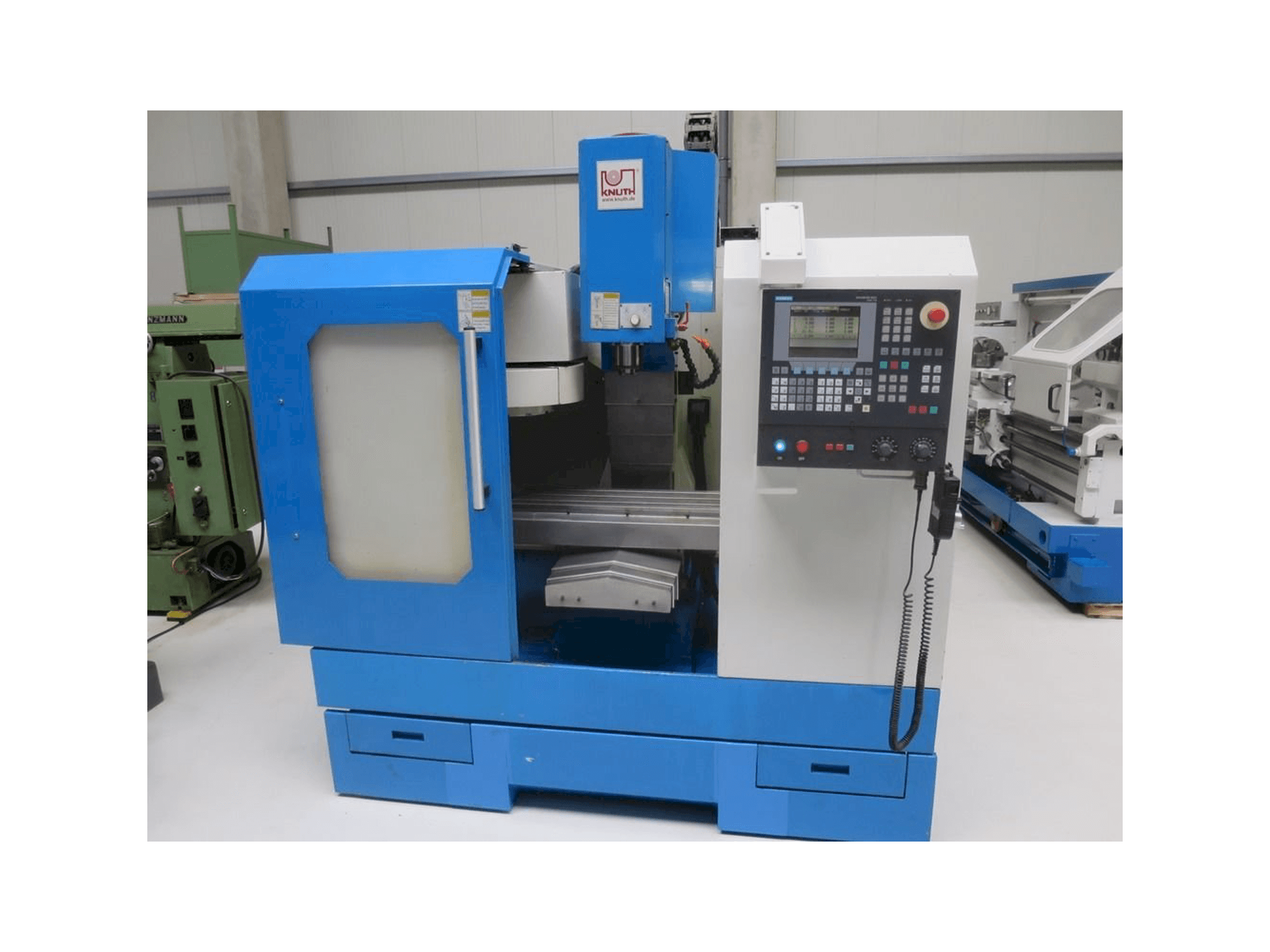 Widok z przodu maszyny KNUTH EcoMill 350