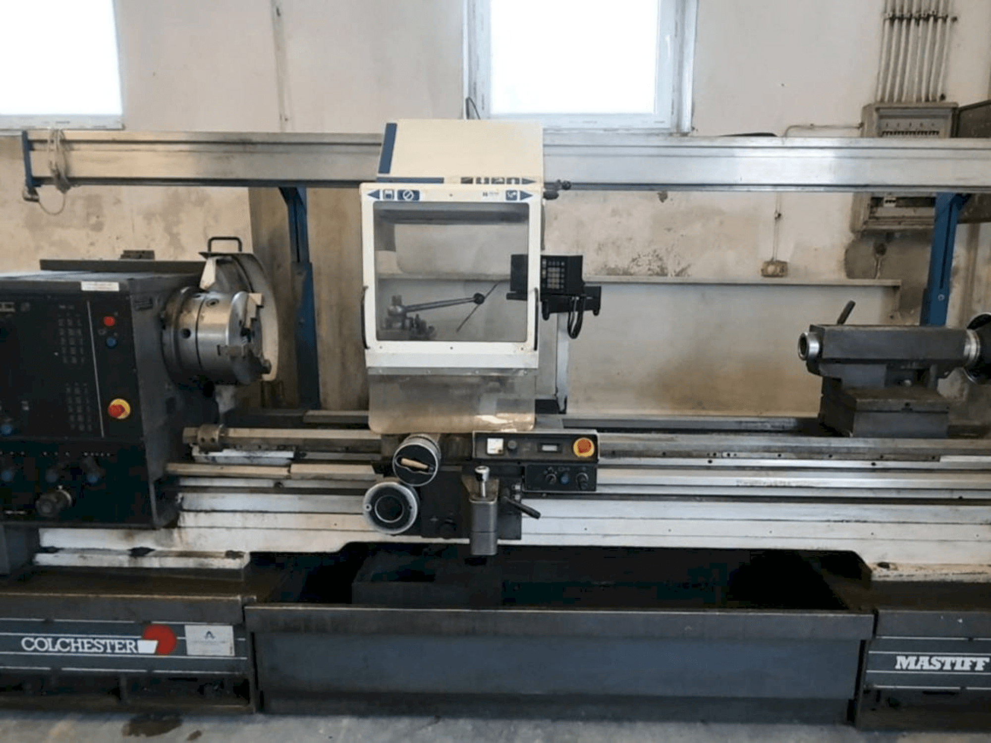 Widok z przodu maszyny Colchester MASTIFF V/S 1800