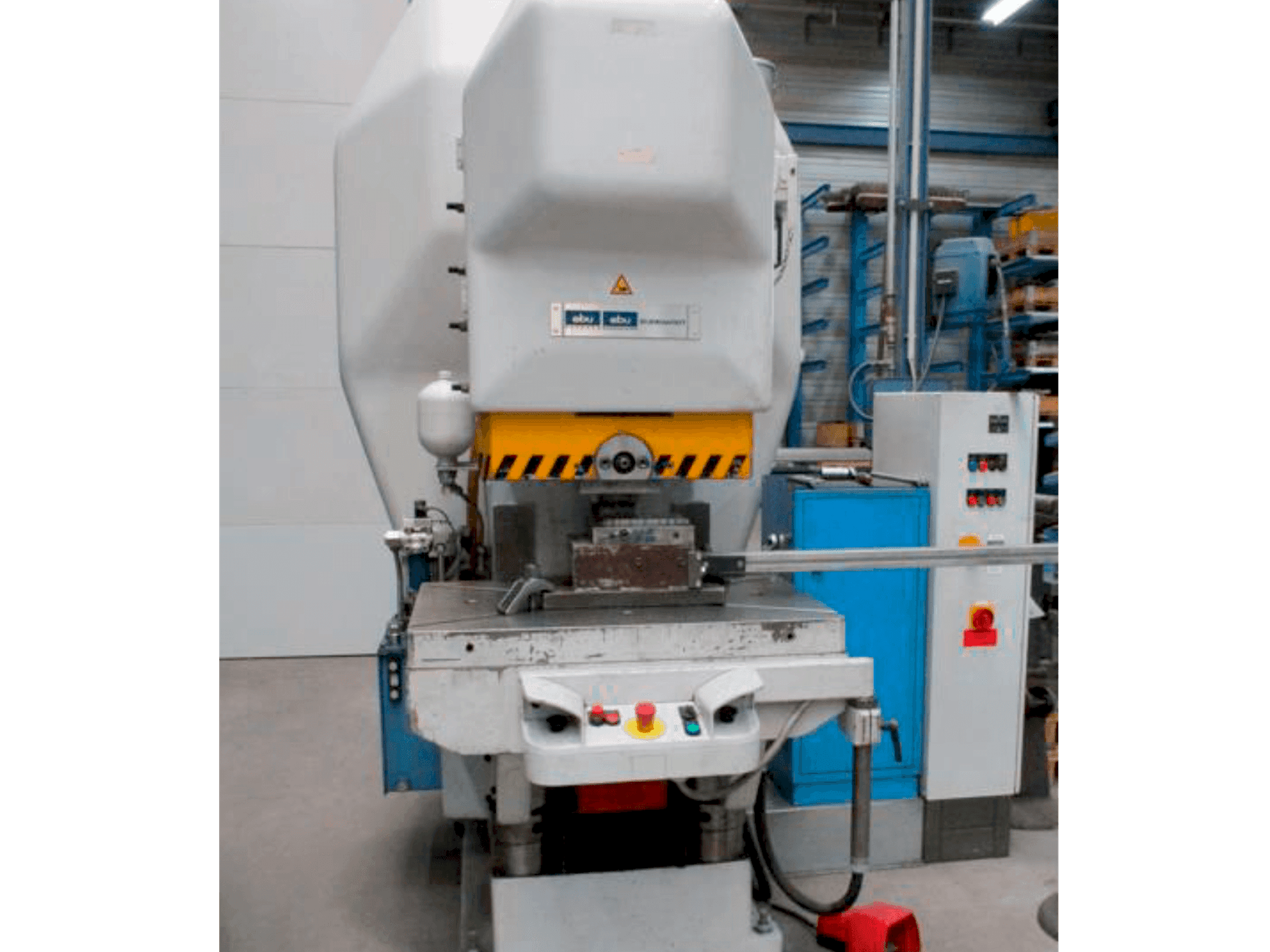 Widok z przodu maszyny Ebu H 80 RiV