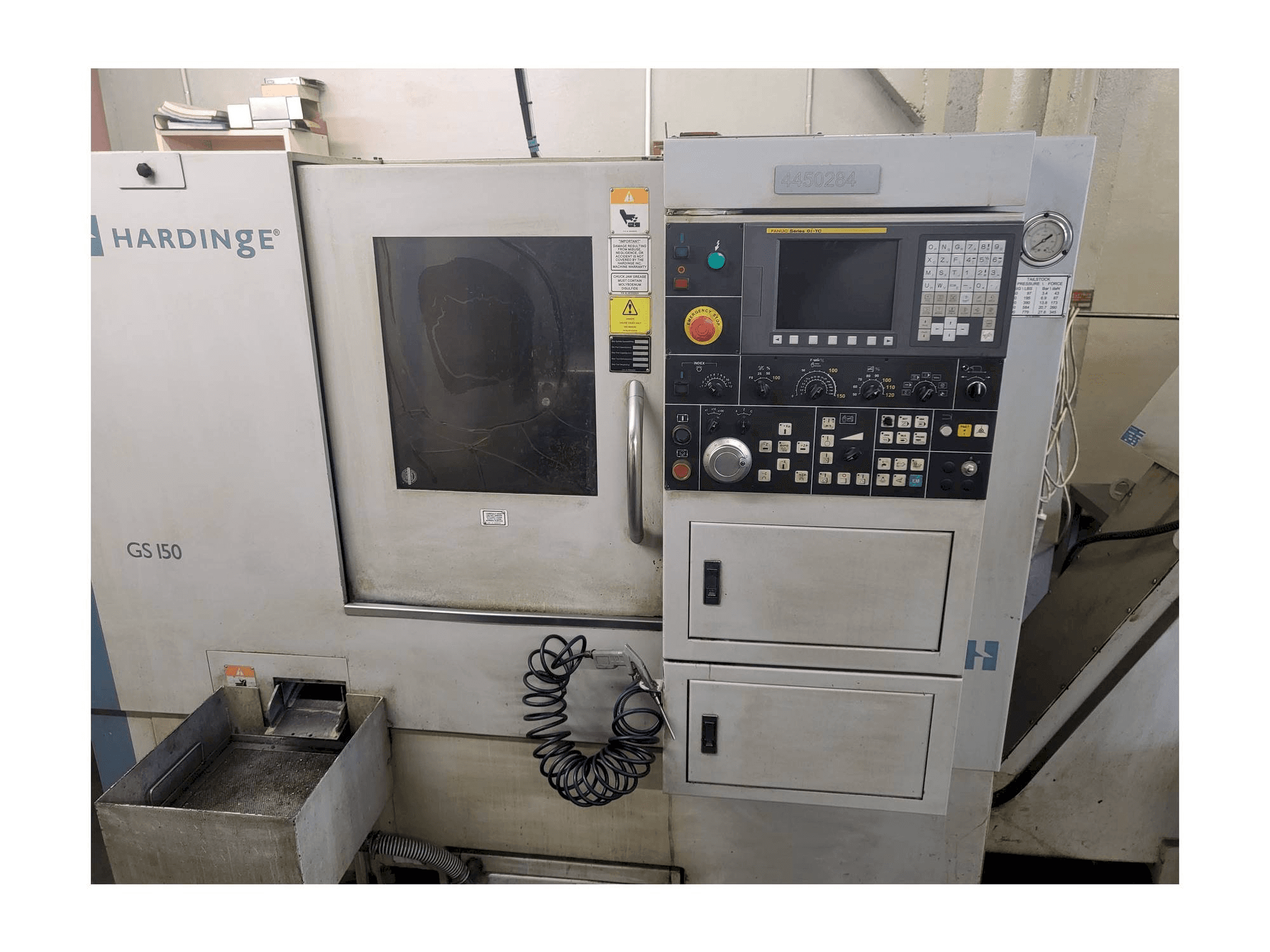 Widok z przodu maszyny HARDINGE GS-150