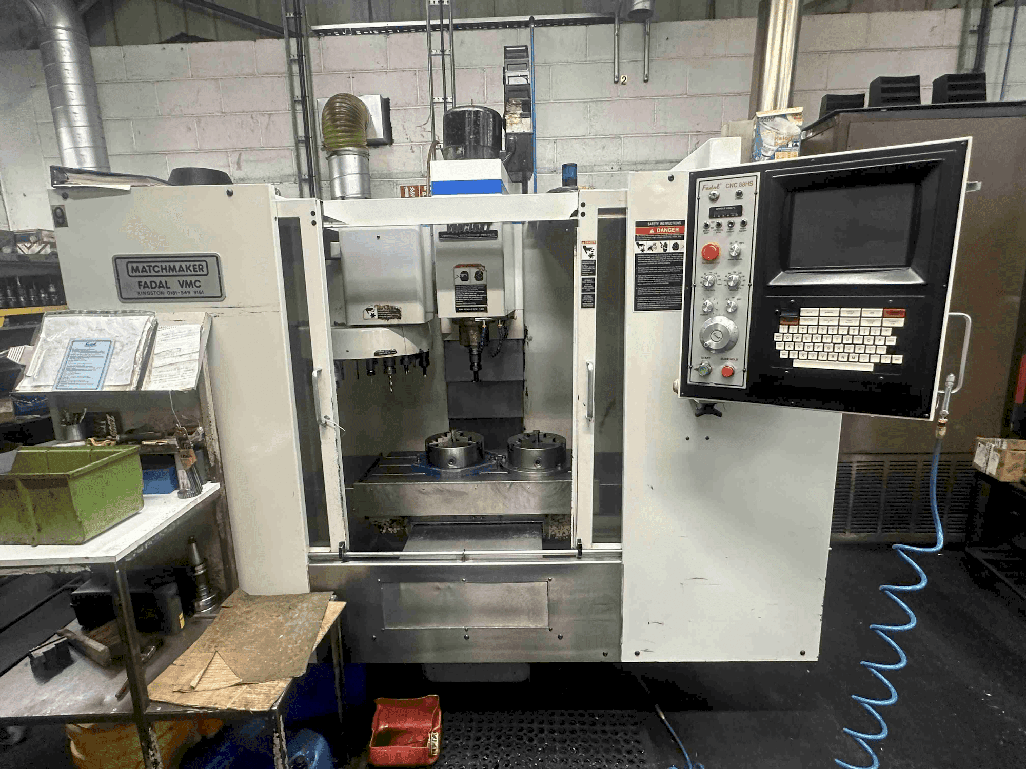 Widok z przodu maszyny FADAL VMC 15XT