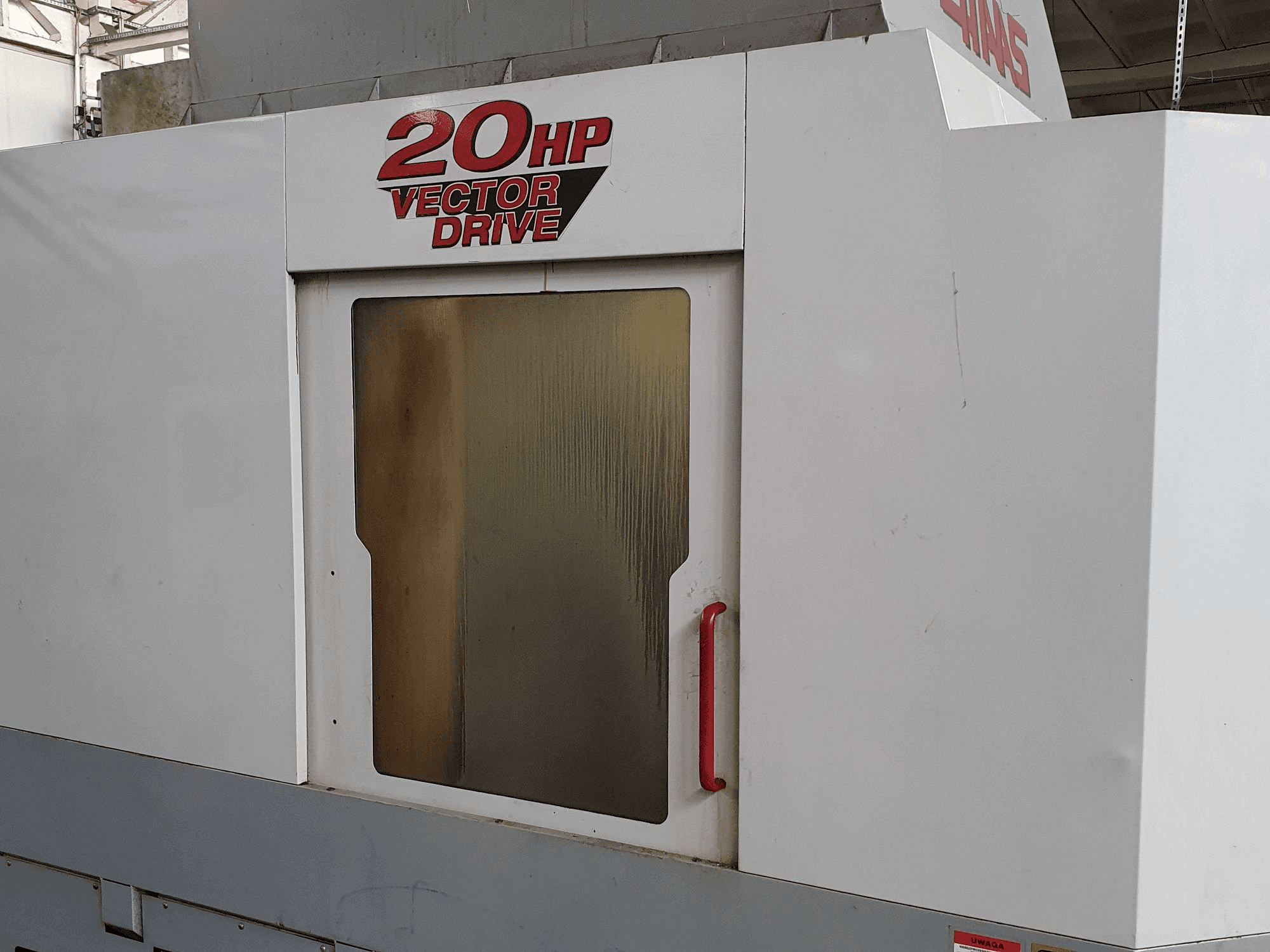 Widok z przodu maszyny HAAS HS-1RP HE