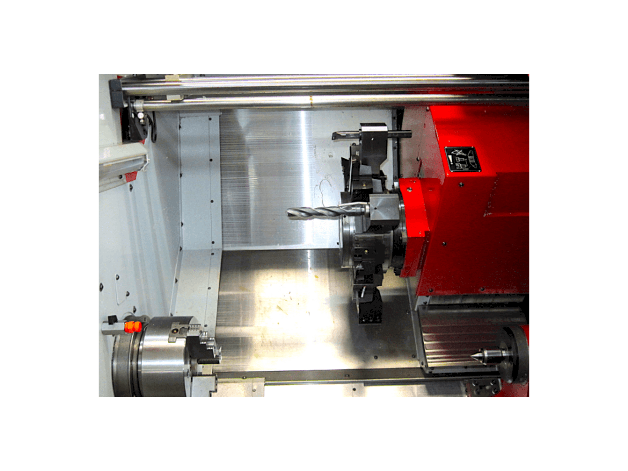 Widok z przodu maszyny EMCO turn 365 tcmy