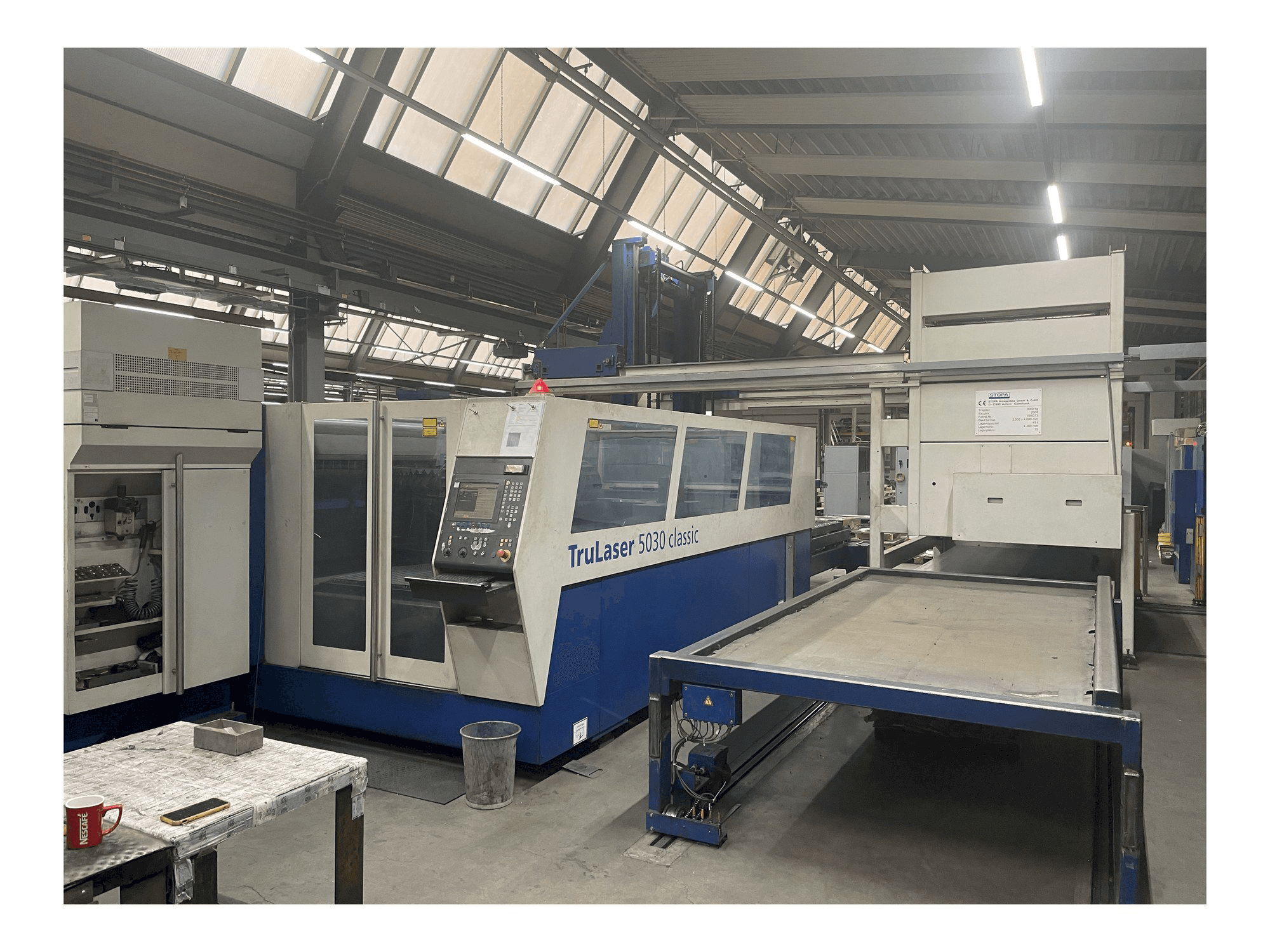 Widok z prawej maszyny Trumpf L5030 Classic + Pallet Master