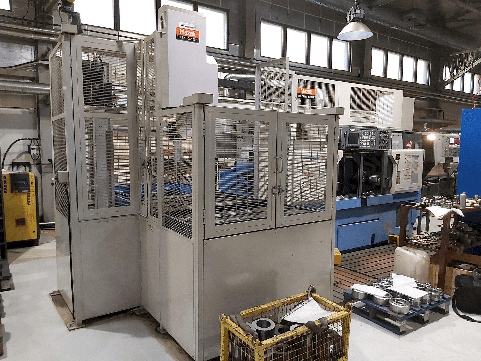 Widok z przodu maszyny Mazak Multiplex 6200Y + Gantry robot