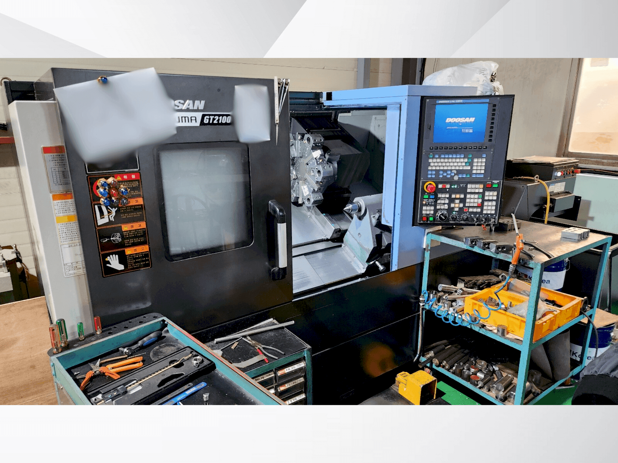 Widok z przodu maszyny DOOSAN PUMA GT2100