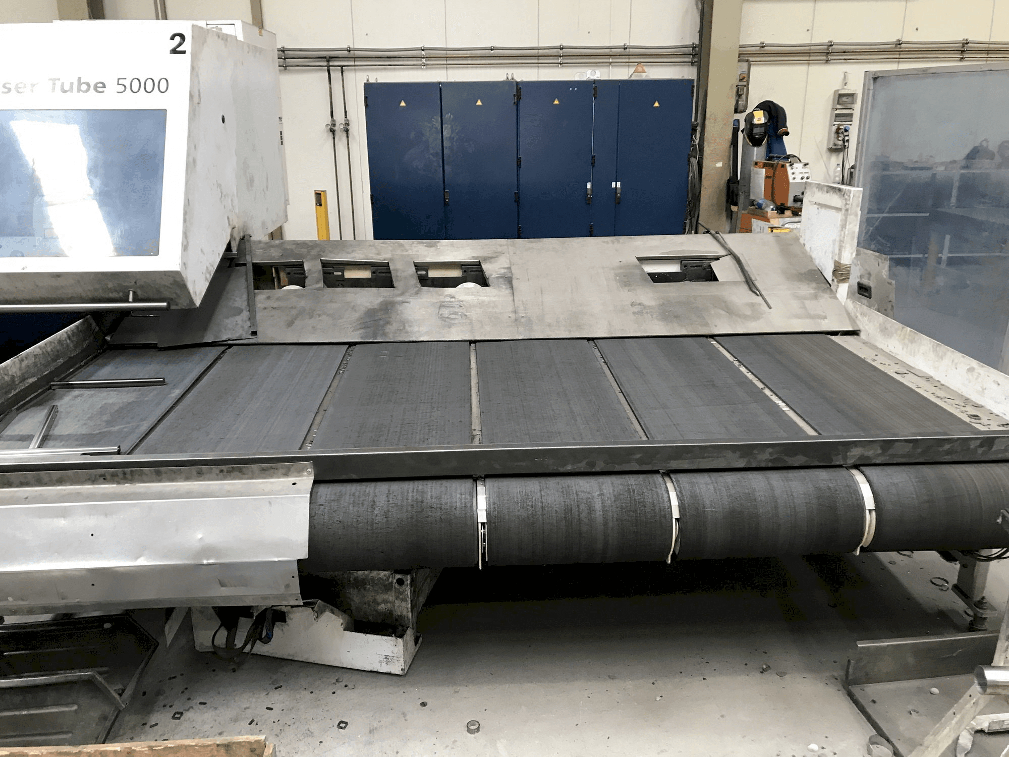 Widok z przodu maszyny Trumpf TruLaser Tube 5000