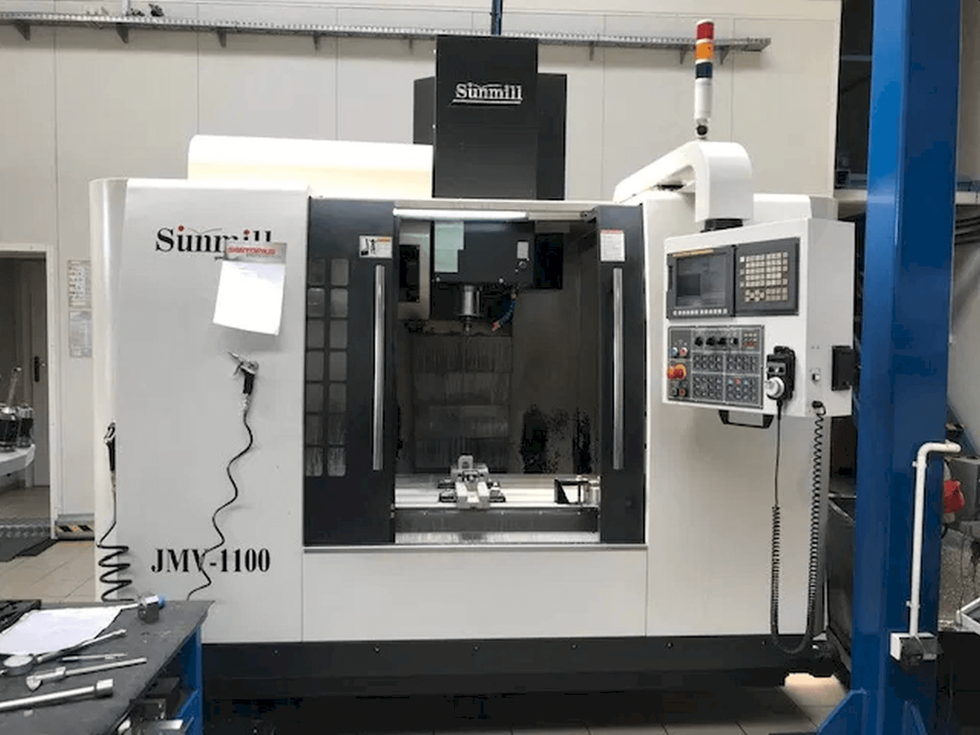 Widok z przodu maszyny SUNMILL JMV-1100