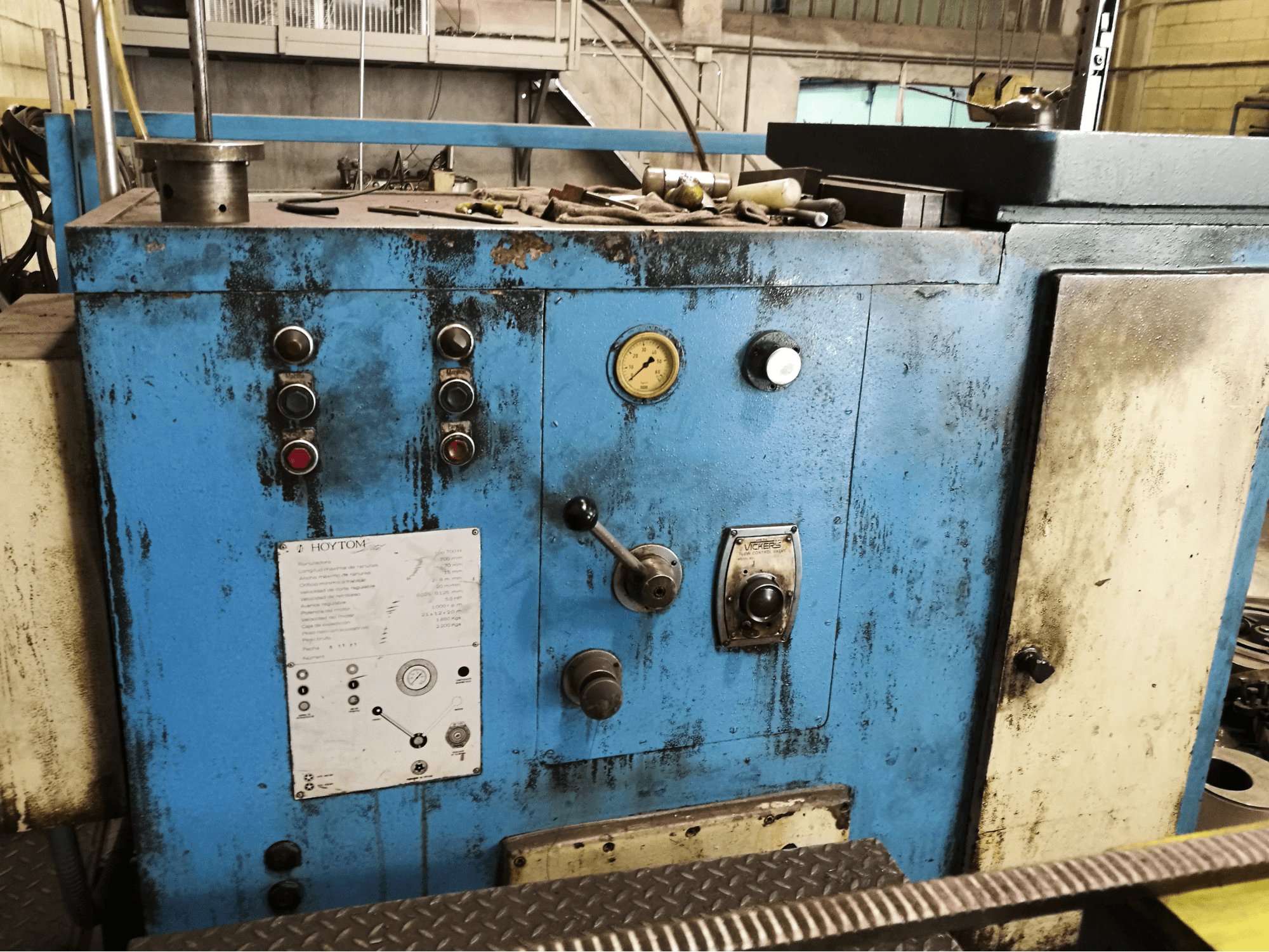 Widok z przodu maszyny Hoytom 700 H