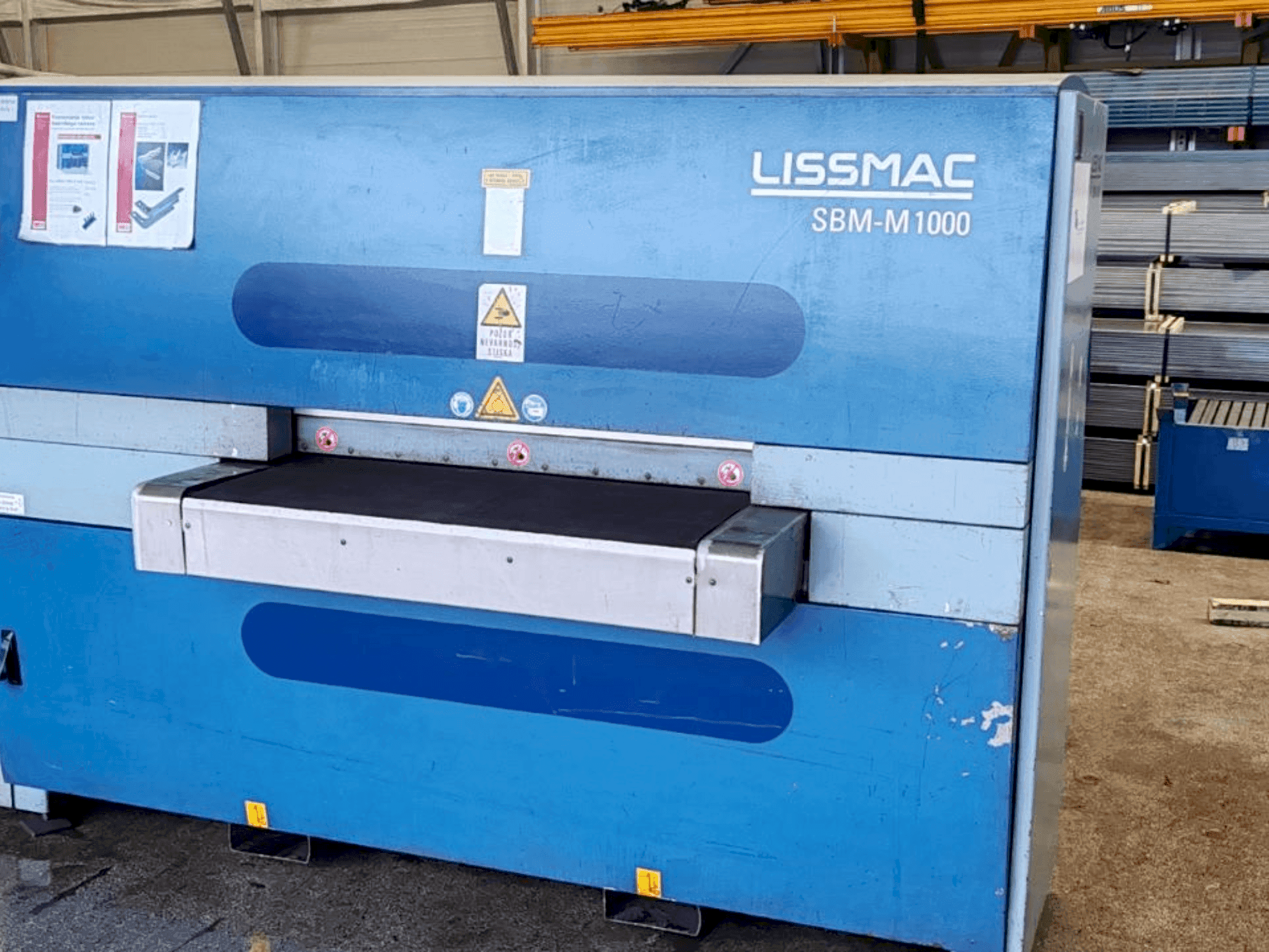 Widok z przodu maszyny LISSMAC SBM-M 1000 B2