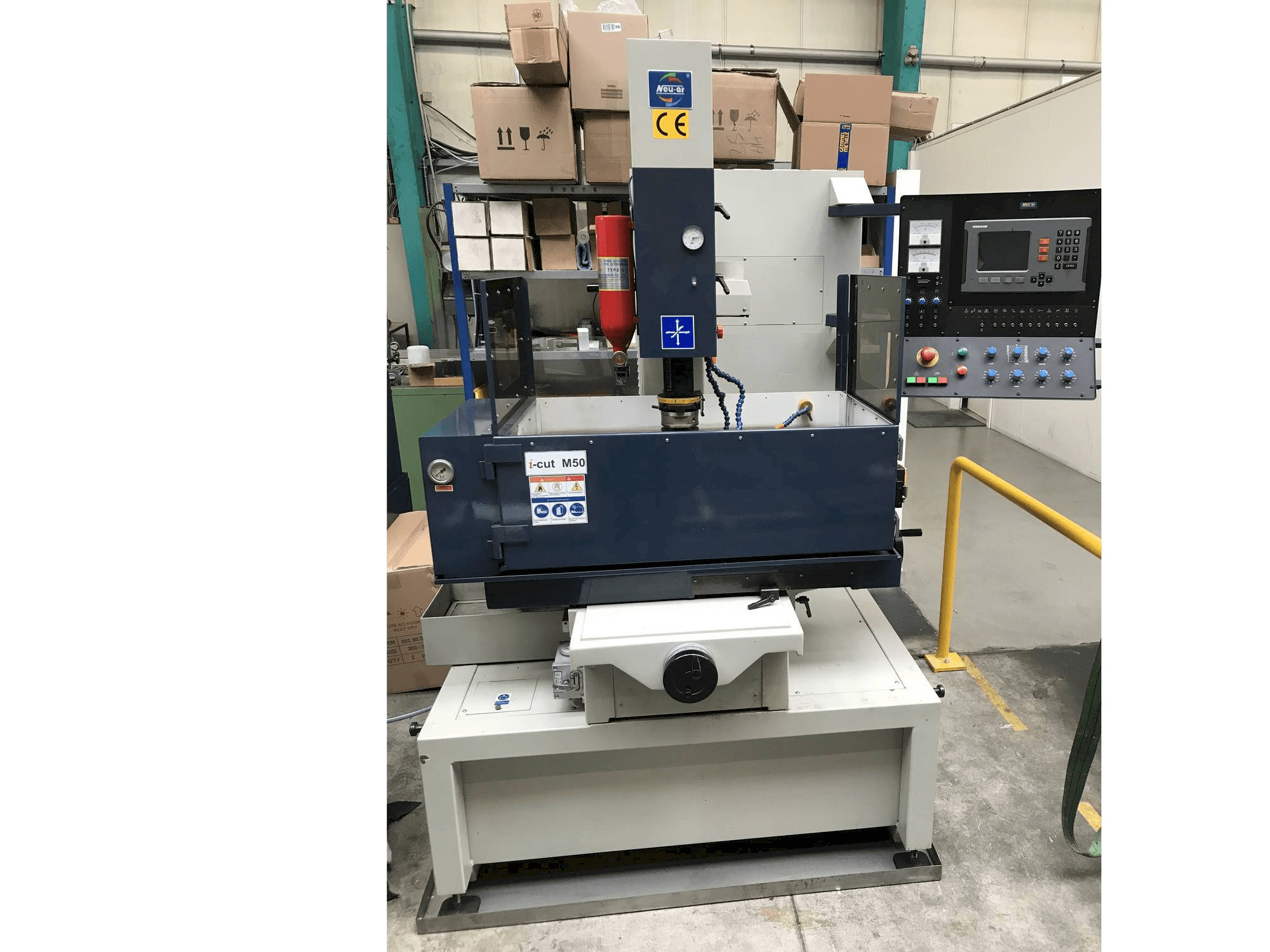 Widok z przodu maszyny i-cut M50
