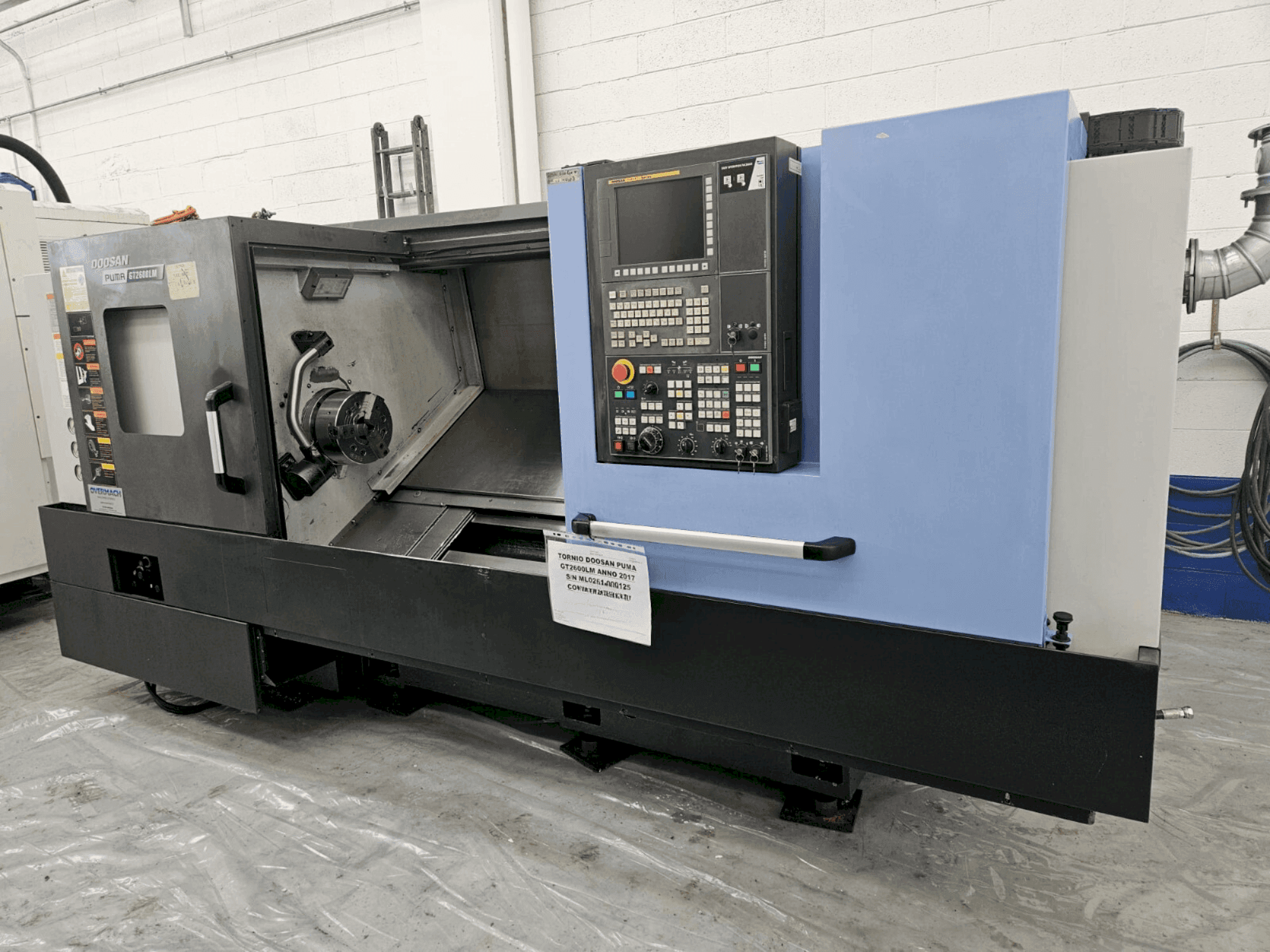 Widok z przodu maszyny DOOSAN PUMA GT2600LM