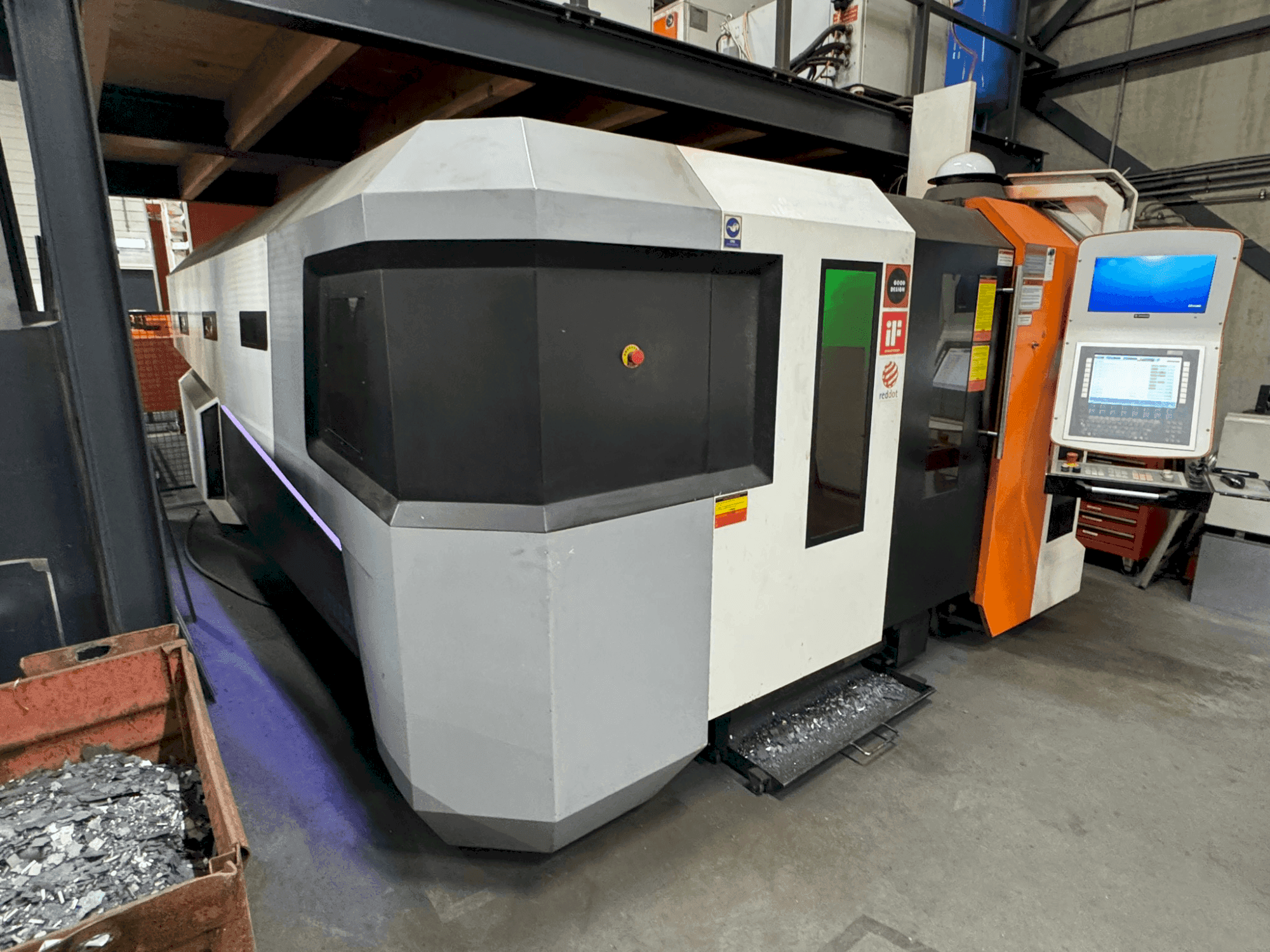 Widok z przodu maszyny ERMAKSAN Fibermak Momentum Gen-3 4,0,kW