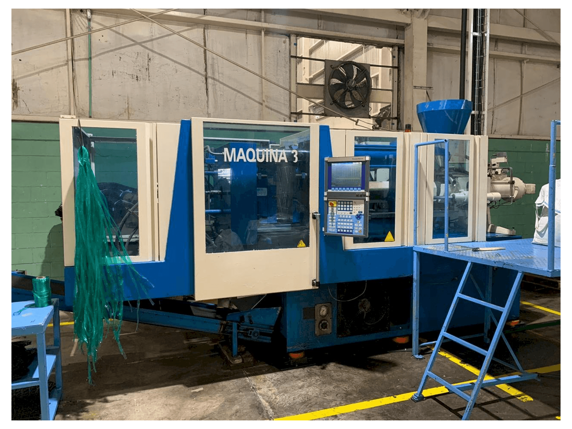 Widok z przodu maszyny Krauss Maffei 160/750 CX