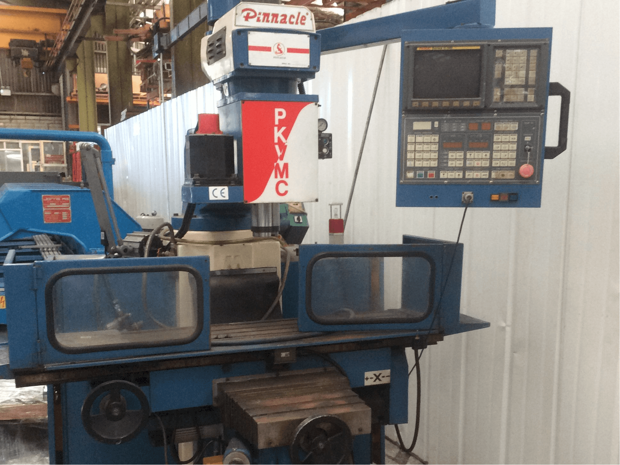 Widok z przodu maszyny Pinnacle PKVMC