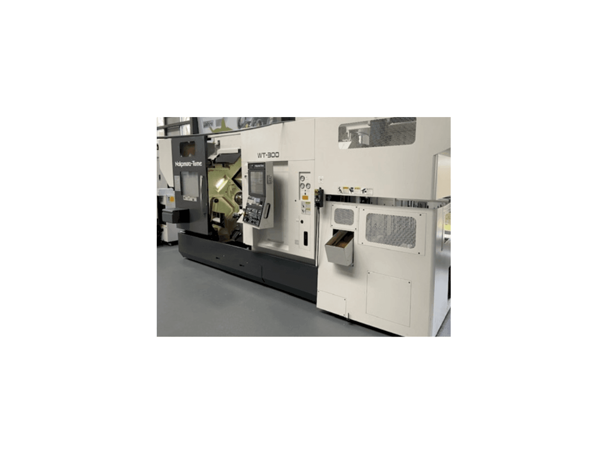 Widok z przodu maszyny NAKAMURA WT-300/GR 210
