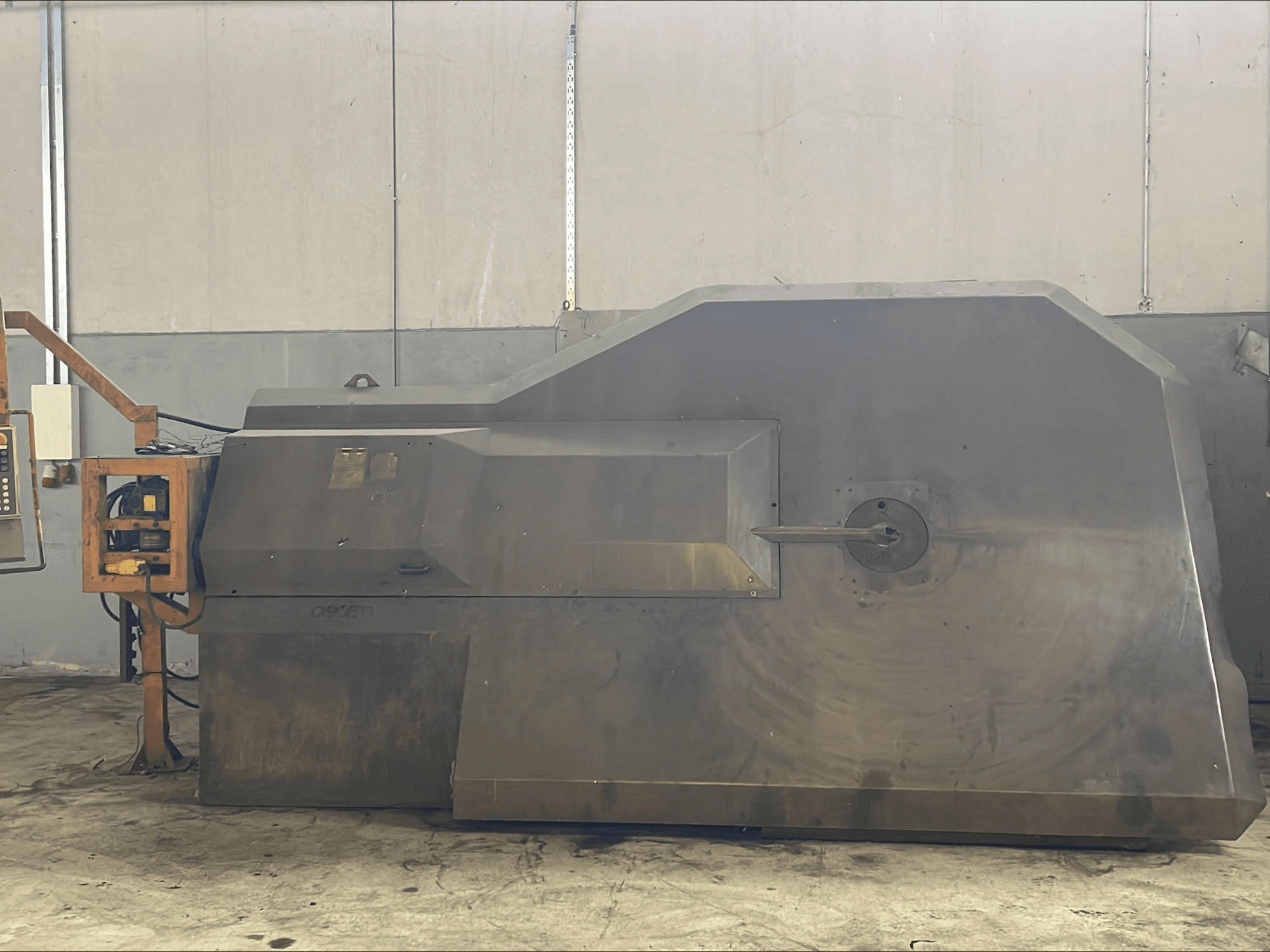 Widok z przodu maszyny OSCAM MULTIBEND 16