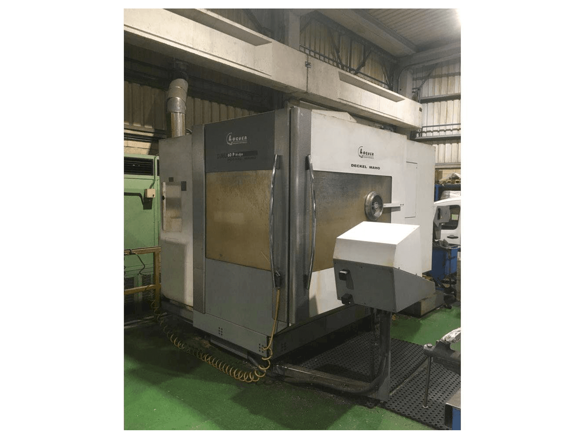 Widok z przodu maszyny DECKEL MAHO DMU 60P hi-dyn