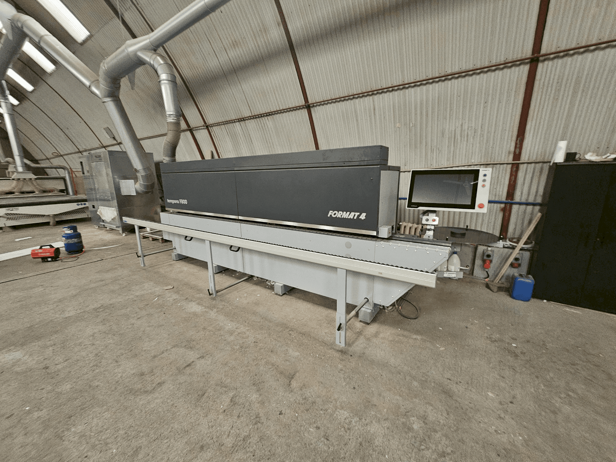 Widok z przodu maszyny FORMAT4 Tempora F800 60.12/2 E