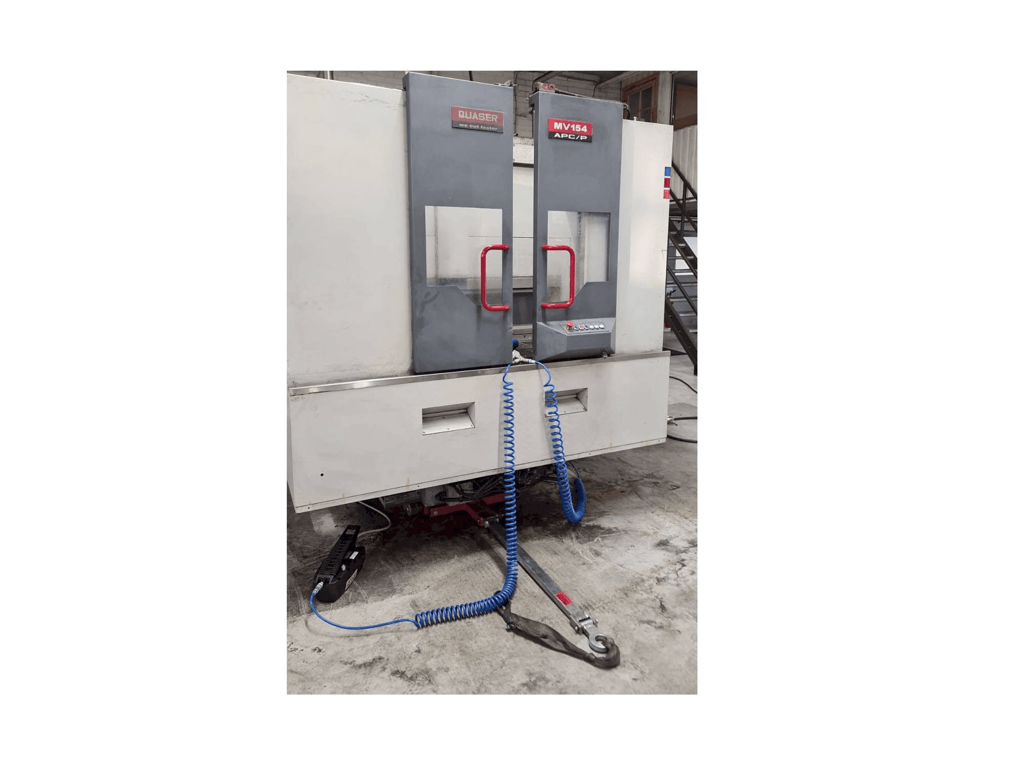 Widok z przodu maszyny Quaser MV154APC/P12
