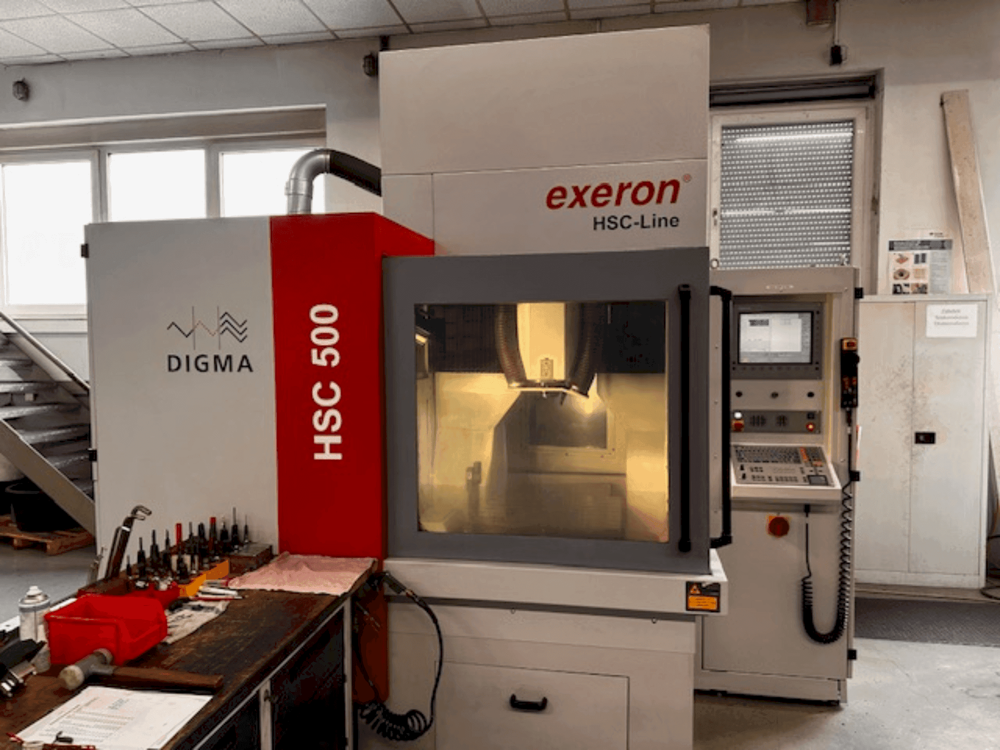 Widok z przodu maszyny Exeron HSC-Line 500