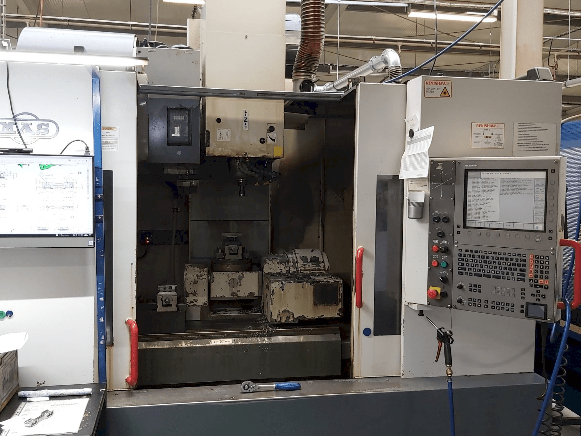 Widok z przodu maszyny KOVOSVIT MAS MCV 1016 Quick