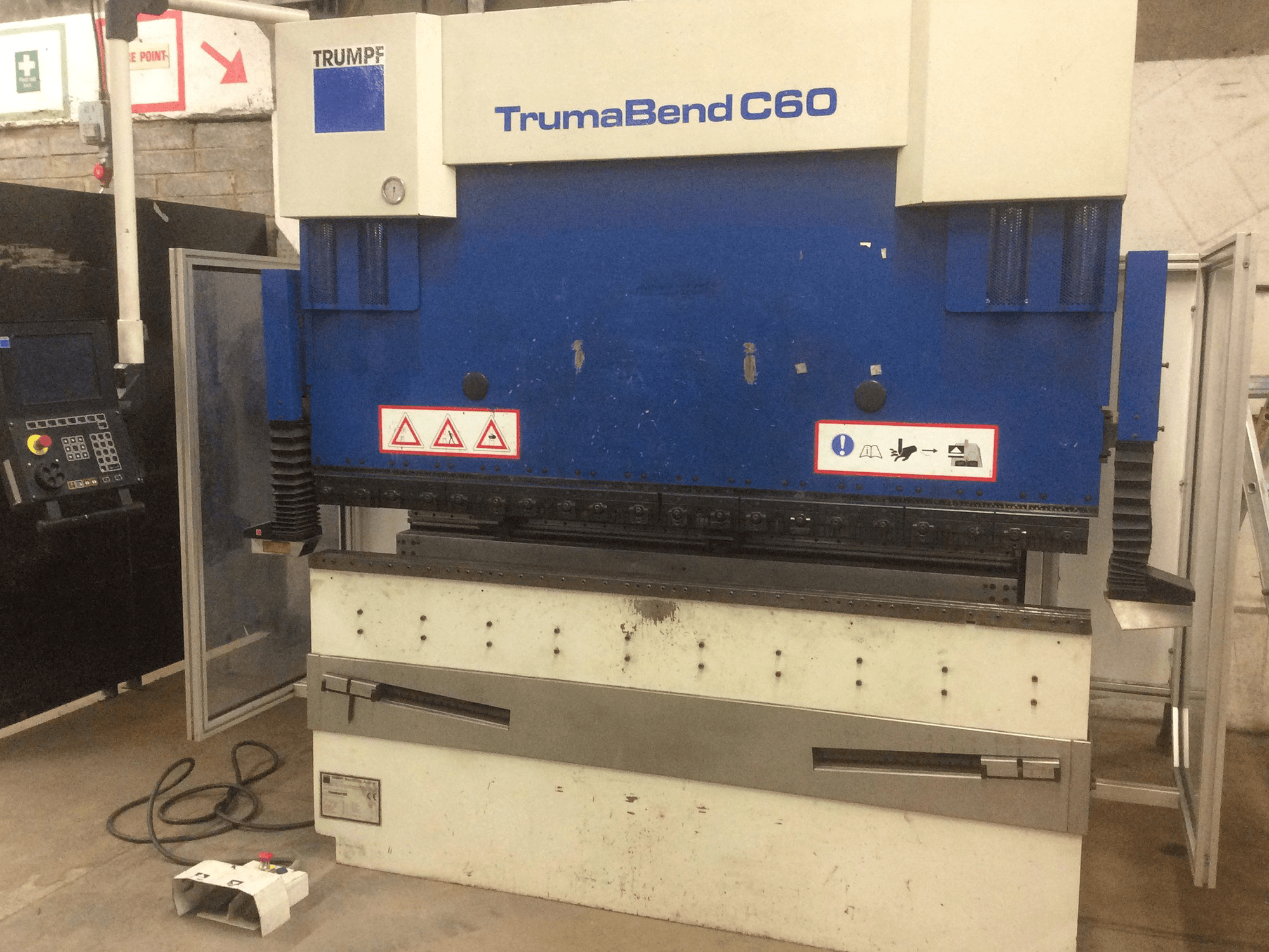 Widok z przodu maszyny Trumpf TrumaBend C60