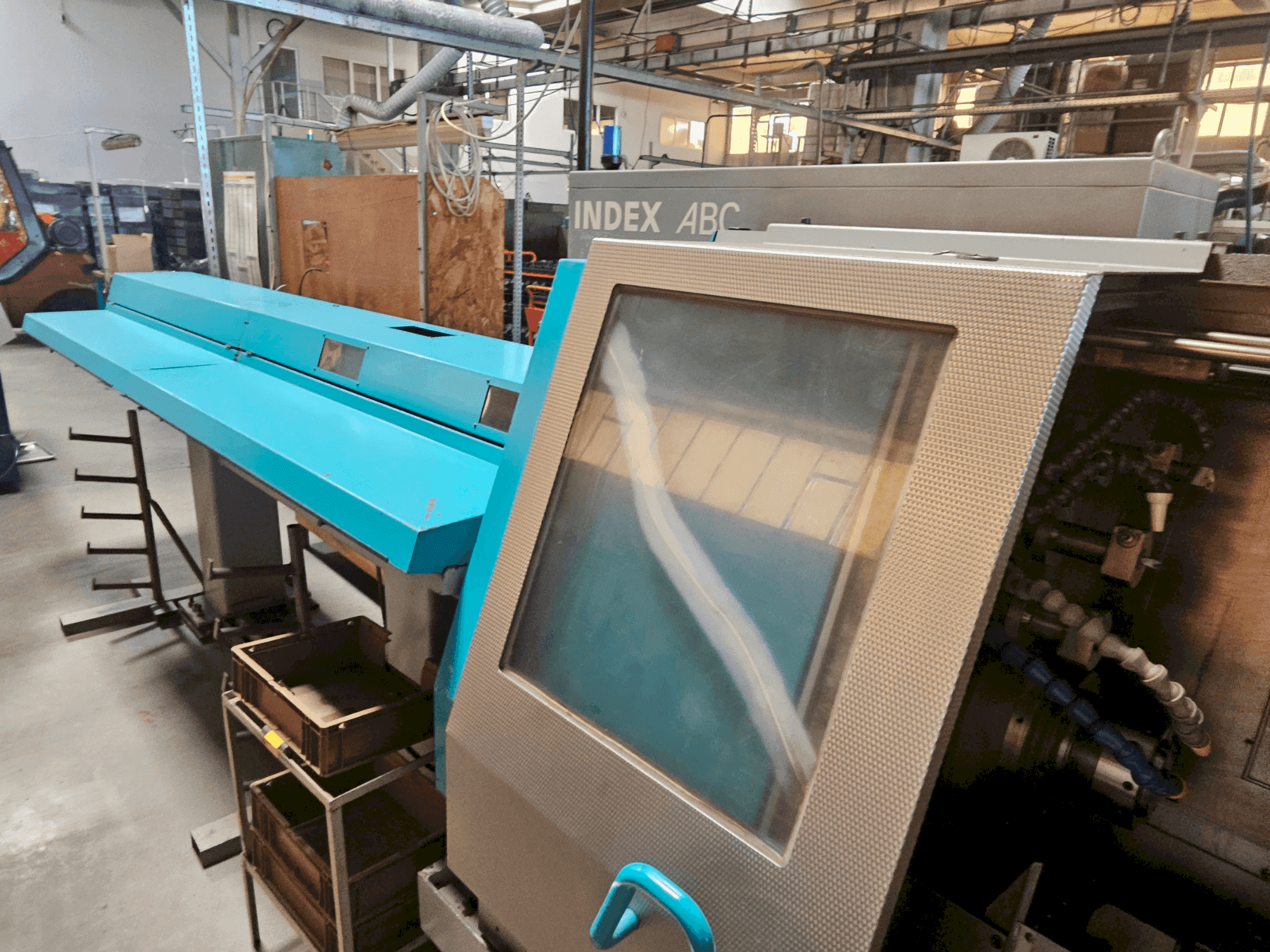 Widok z przodu maszyny Index ABC