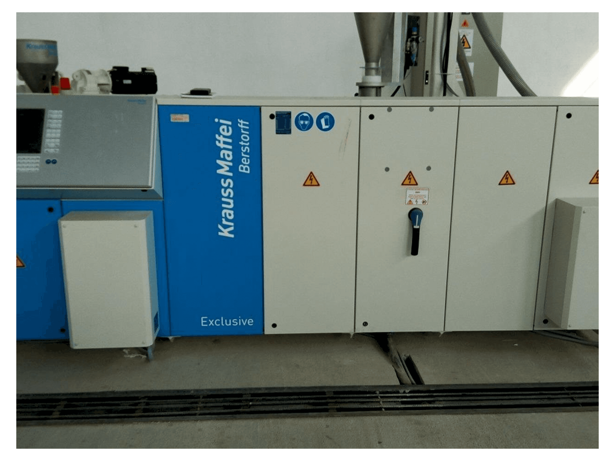 Widok z przodu maszyny Krauss Maffei KME 60-36 B/R