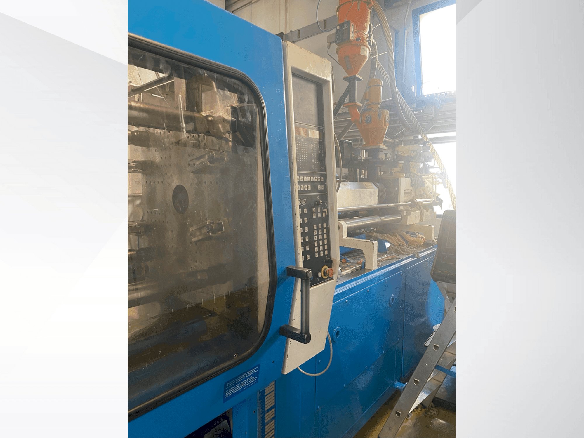 Widok z przodu maszyny Netstal S-1000-460