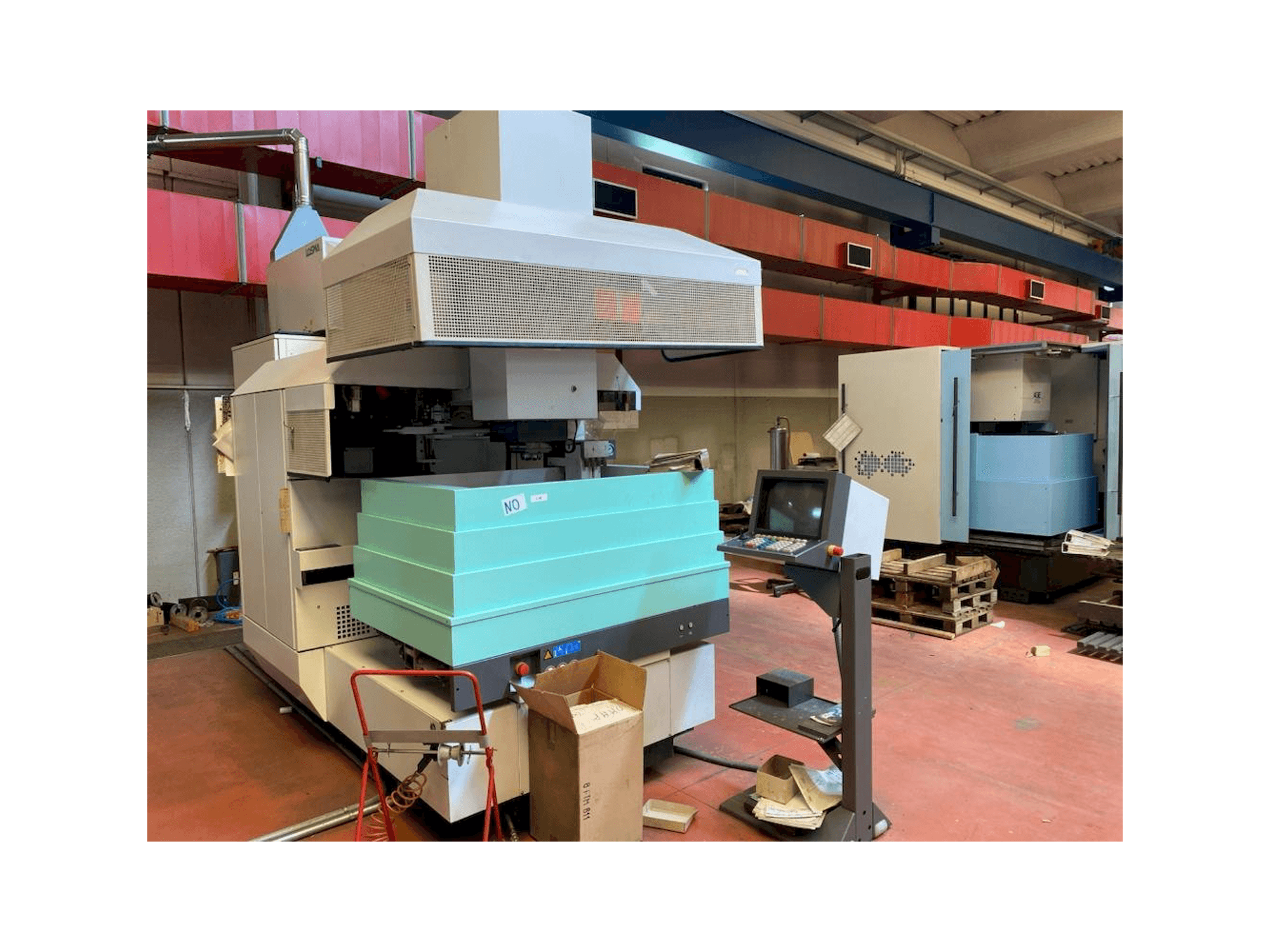 Widok z przodu maszyny AGIE AGIETRON INTEGRAL 3