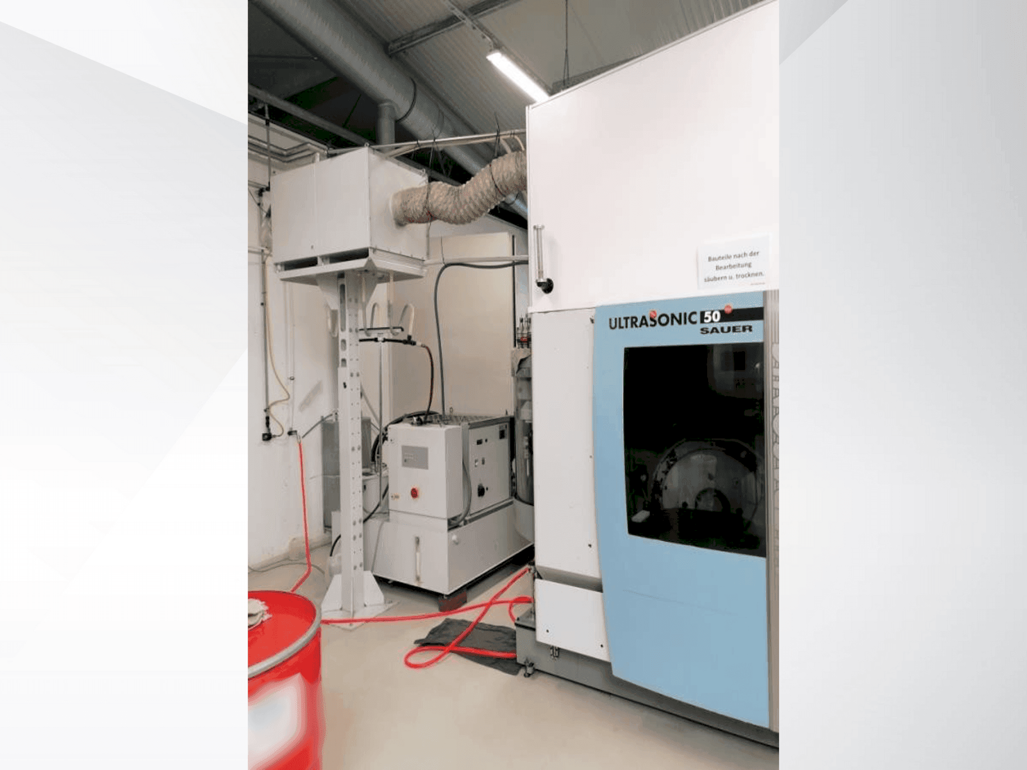 Widok z przodu maszyny DMG Sauer Ultra sonic 50