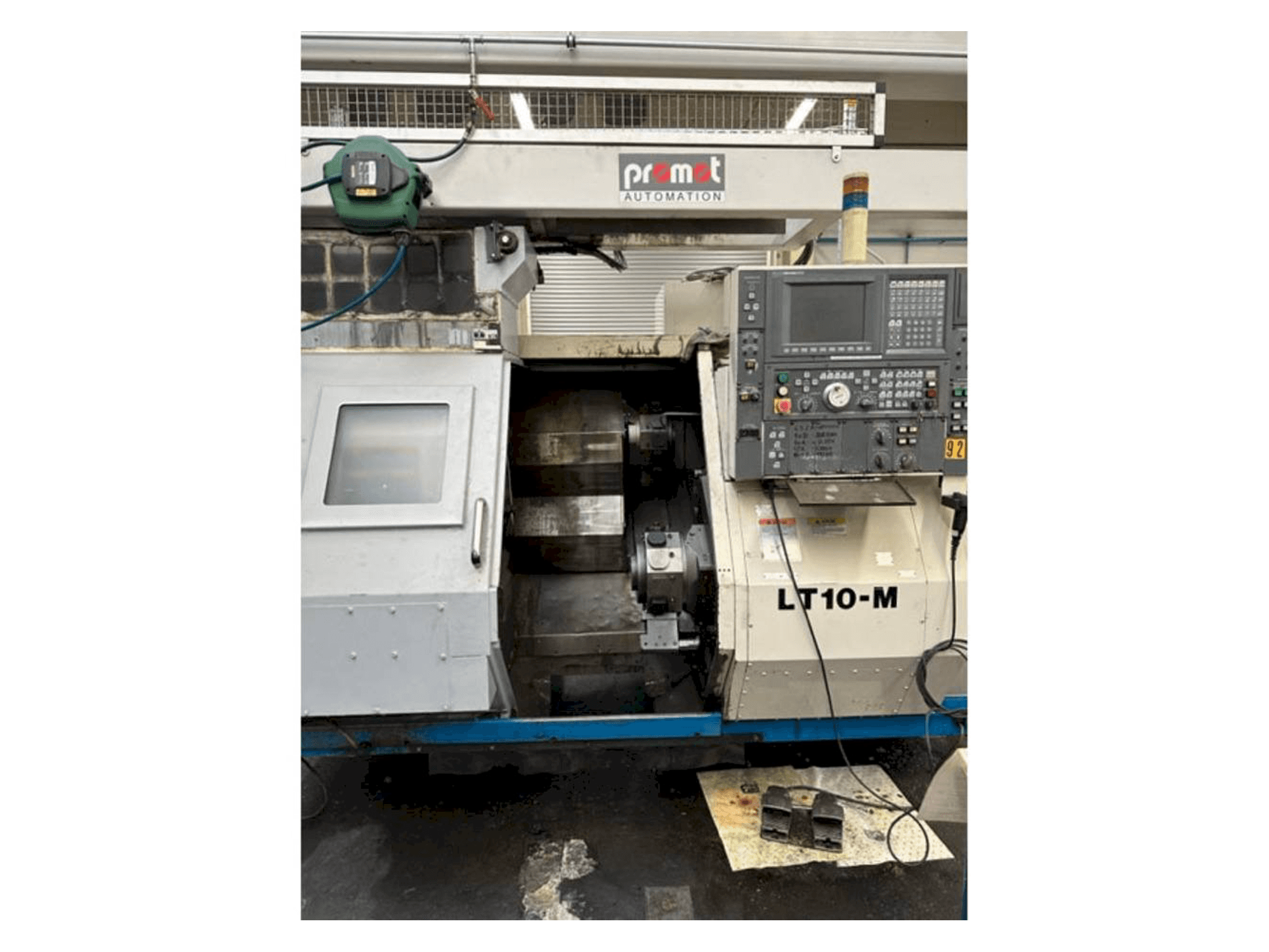 Widok z przodu maszyny Okuma LT10