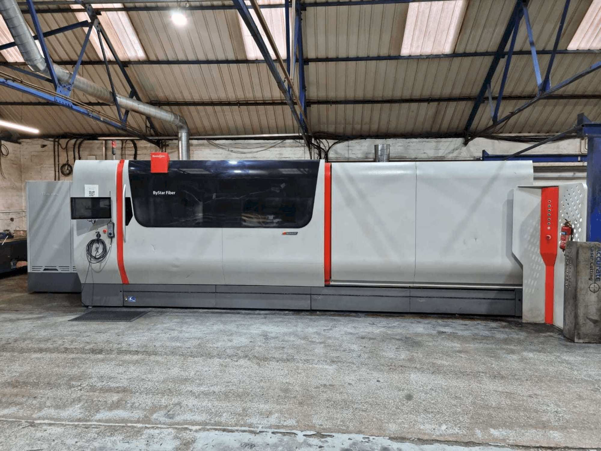 Widok z przodu maszyny Bystronic Bystar Fiber 4020 10KW